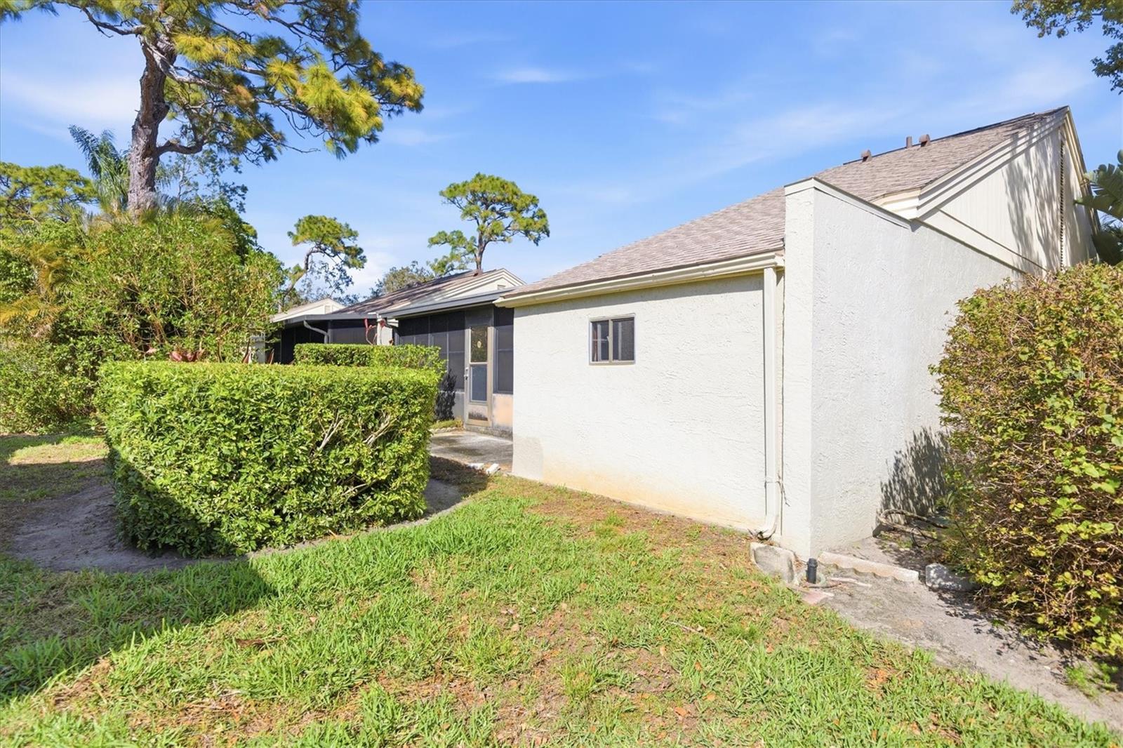 Image 32 of 63 For 36 Windrush Bay Drive 36