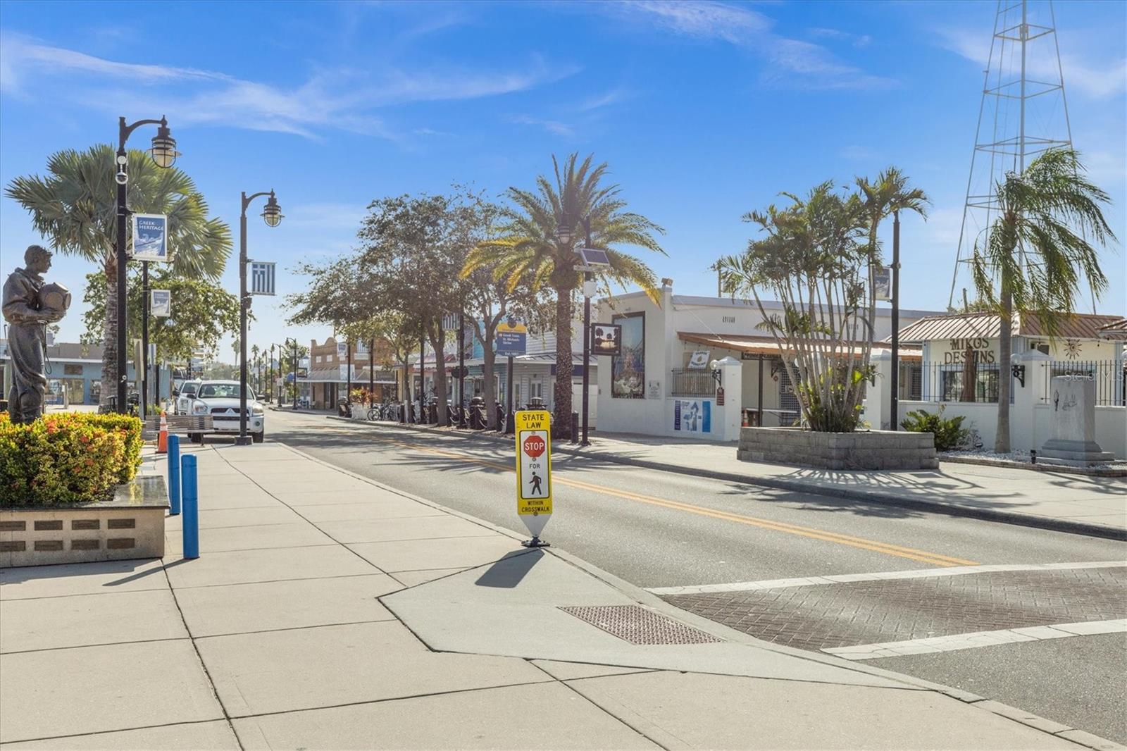 Image 38 of 63 For 36 Windrush Bay Drive 36