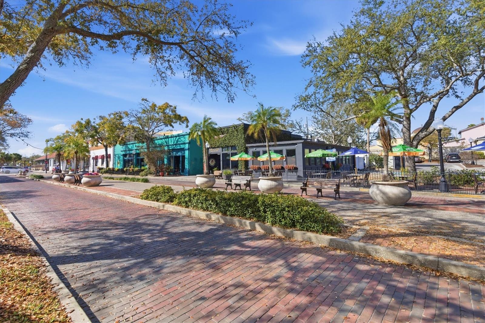 Image 47 of 63 For 36 Windrush Bay Drive 36