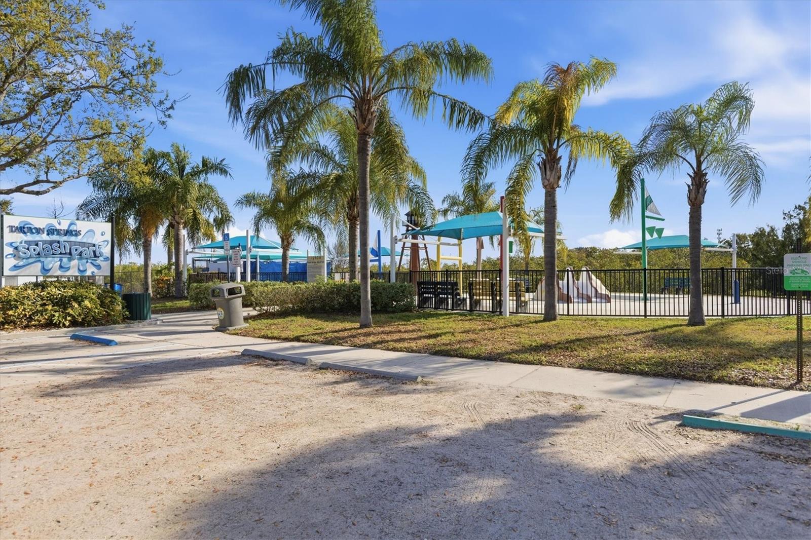 Image 51 of 63 For 36 Windrush Bay Drive 36