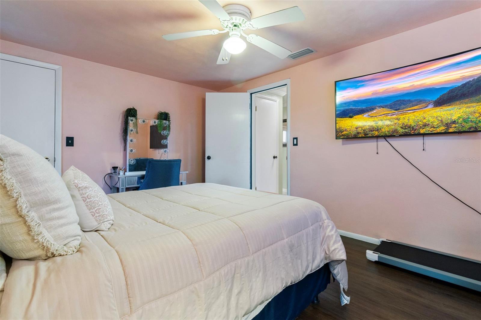 Image 18 of 30 For 3237 Sanford Drive