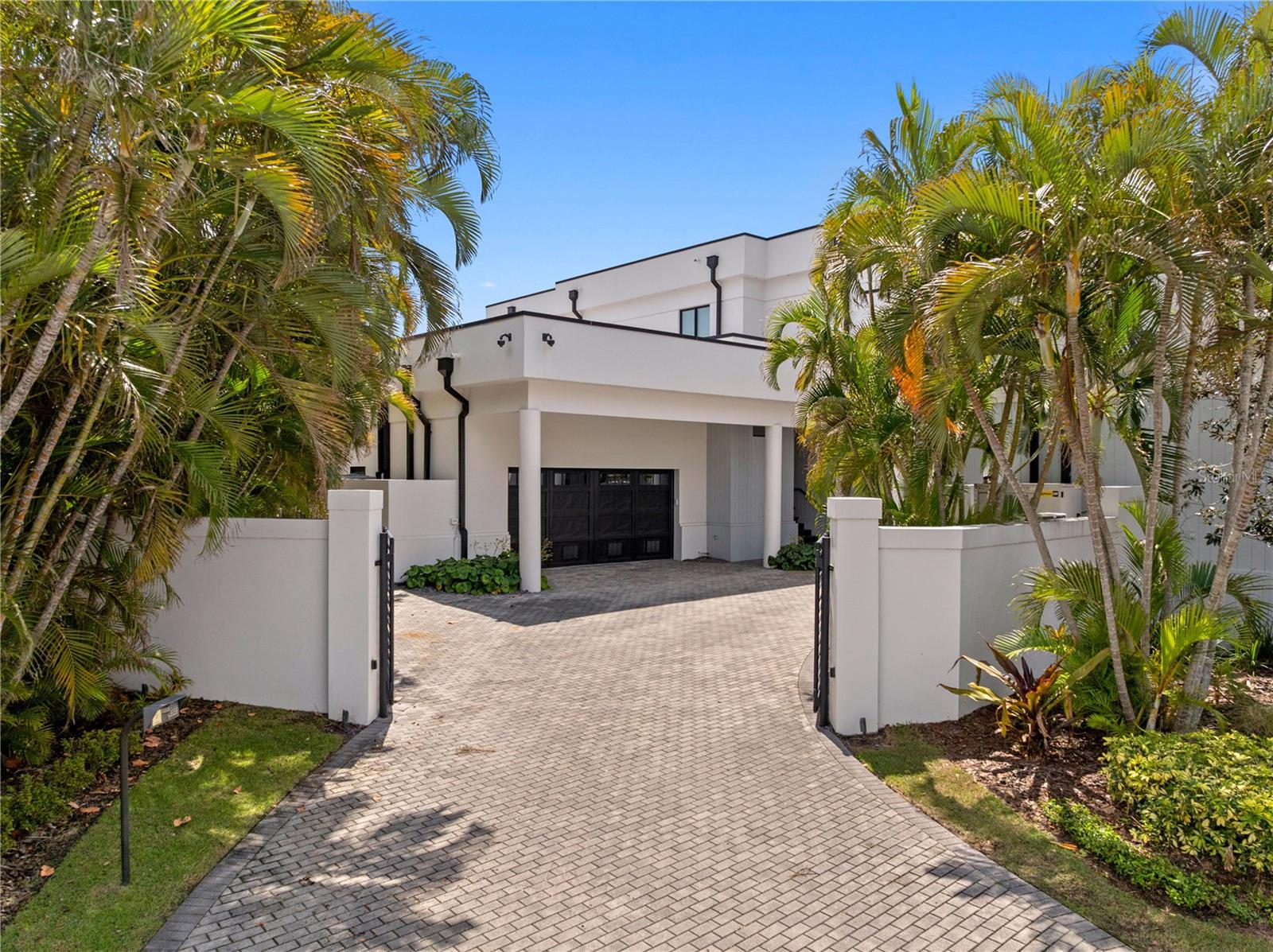 Image 10 of 87 For 2 Sandpiper Road