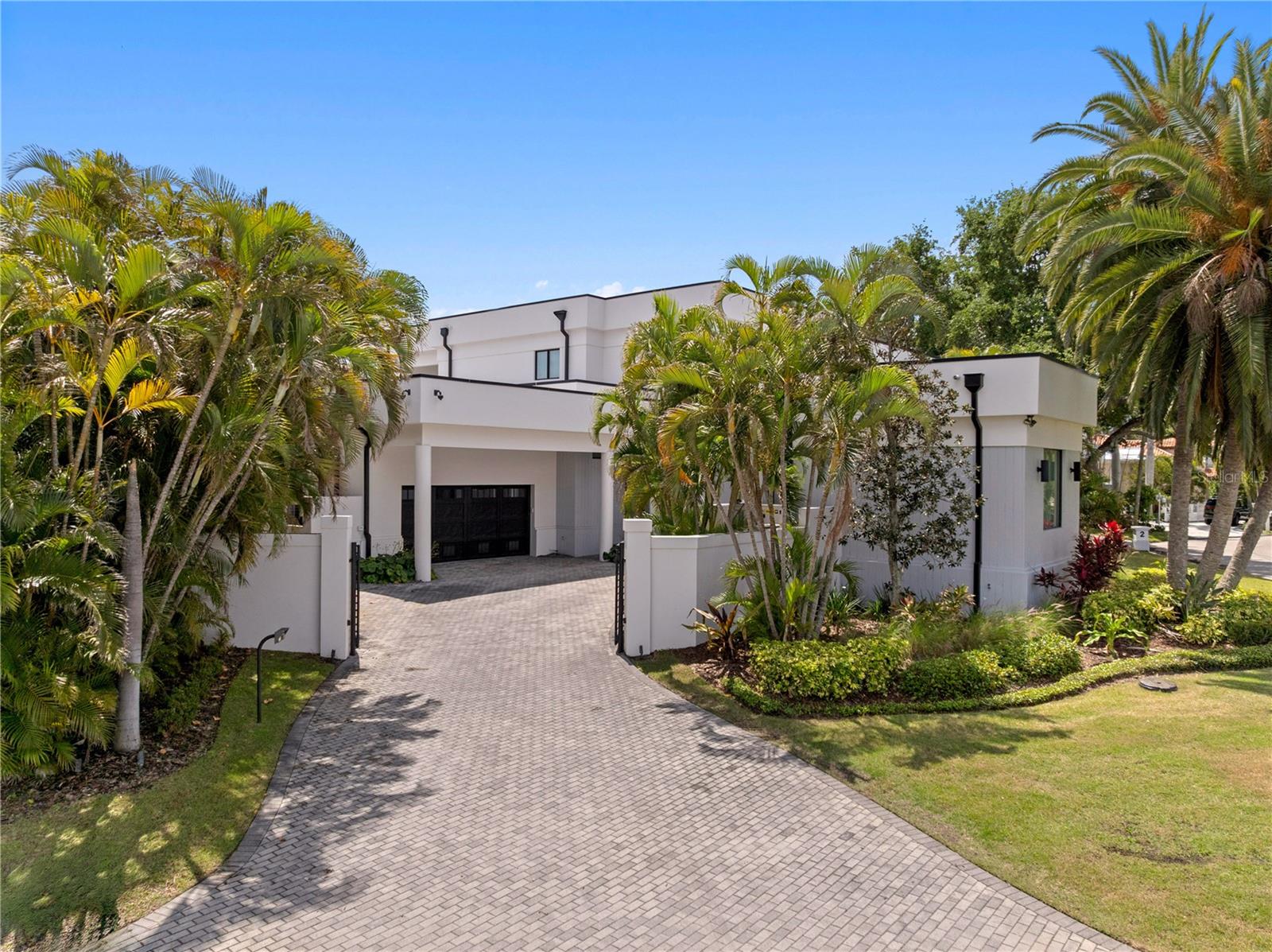 Image 9 of 87 For 2 Sandpiper Road