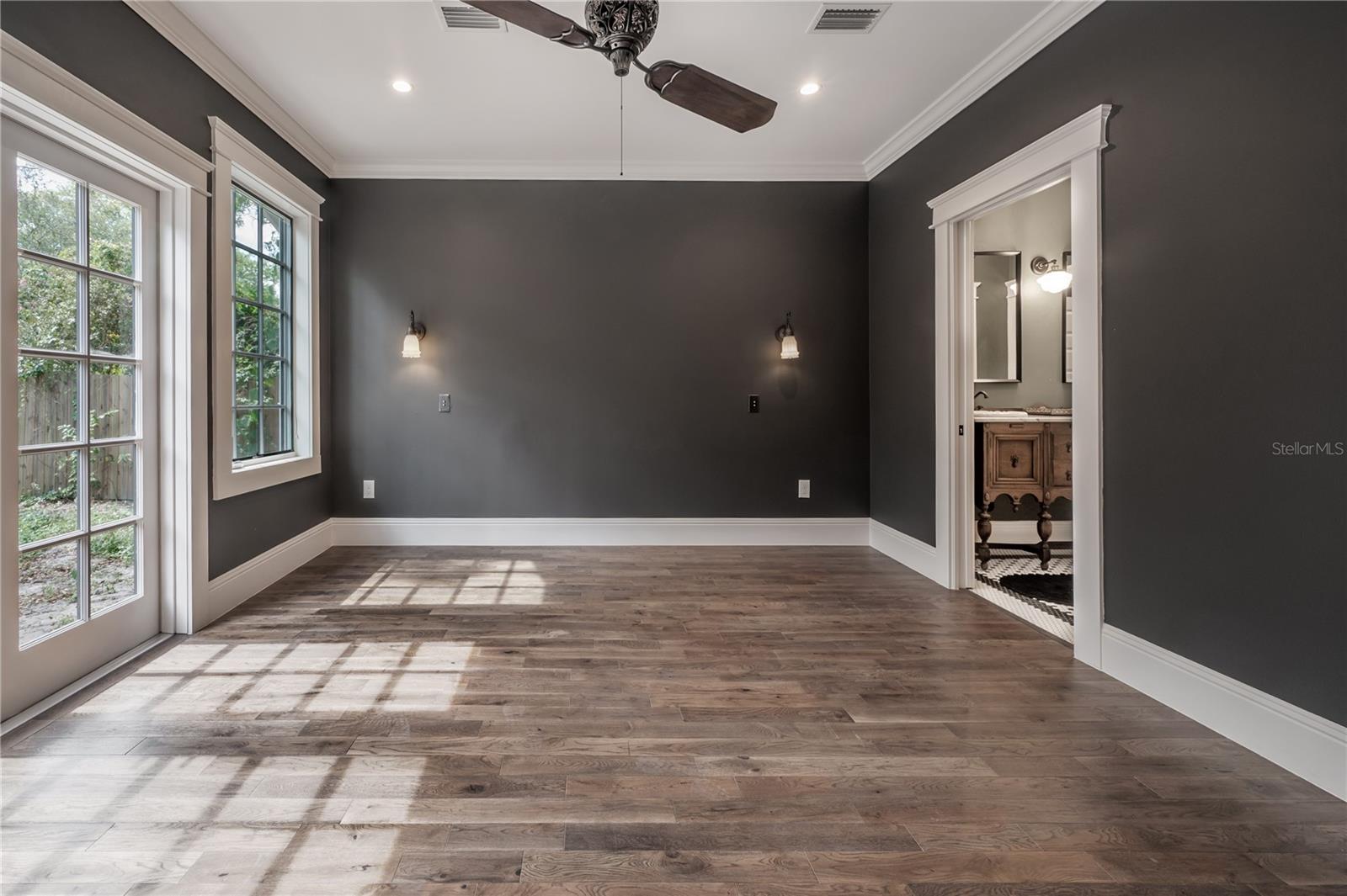 Image 38 of 73 For 6009 Suwanee Avenue