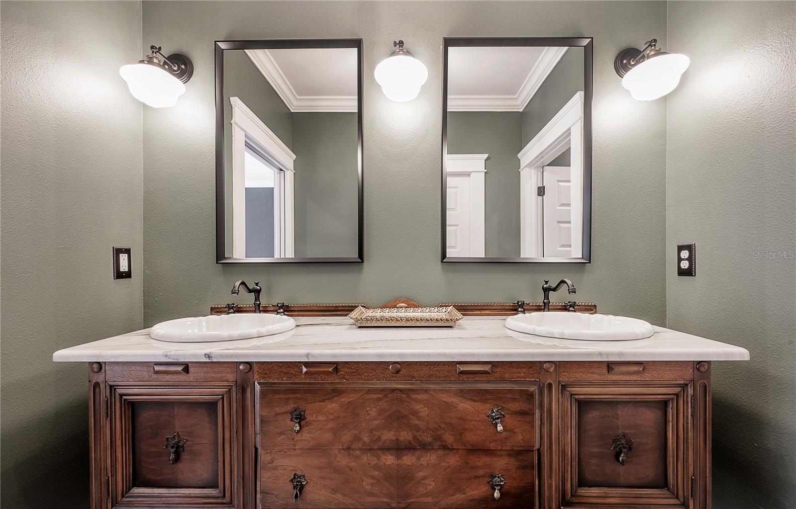 Image 41 of 73 For 6009 Suwanee Avenue