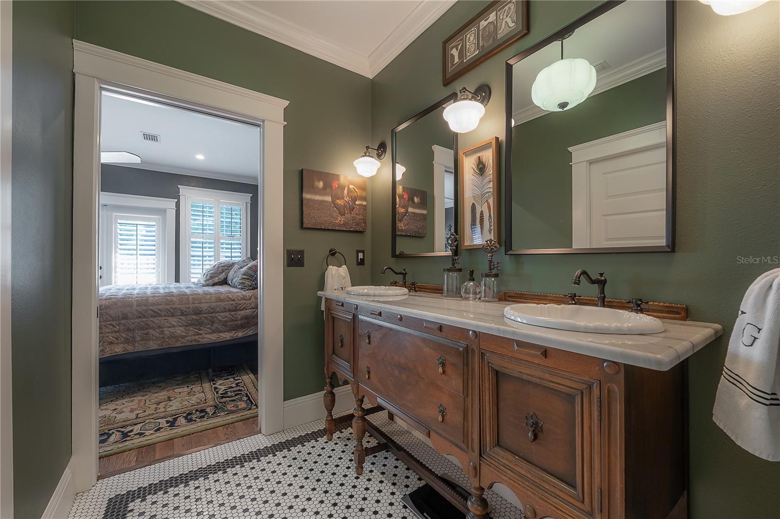 Image 42 of 73 For 6009 Suwanee Avenue