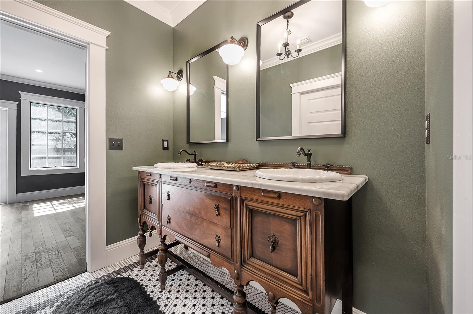 Image 43 of 73 For 6009 Suwanee Avenue