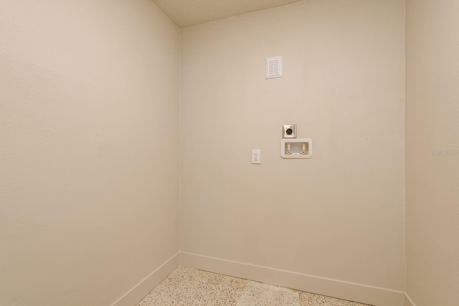 Image 38 of 61 For 2347 Watrous Drive