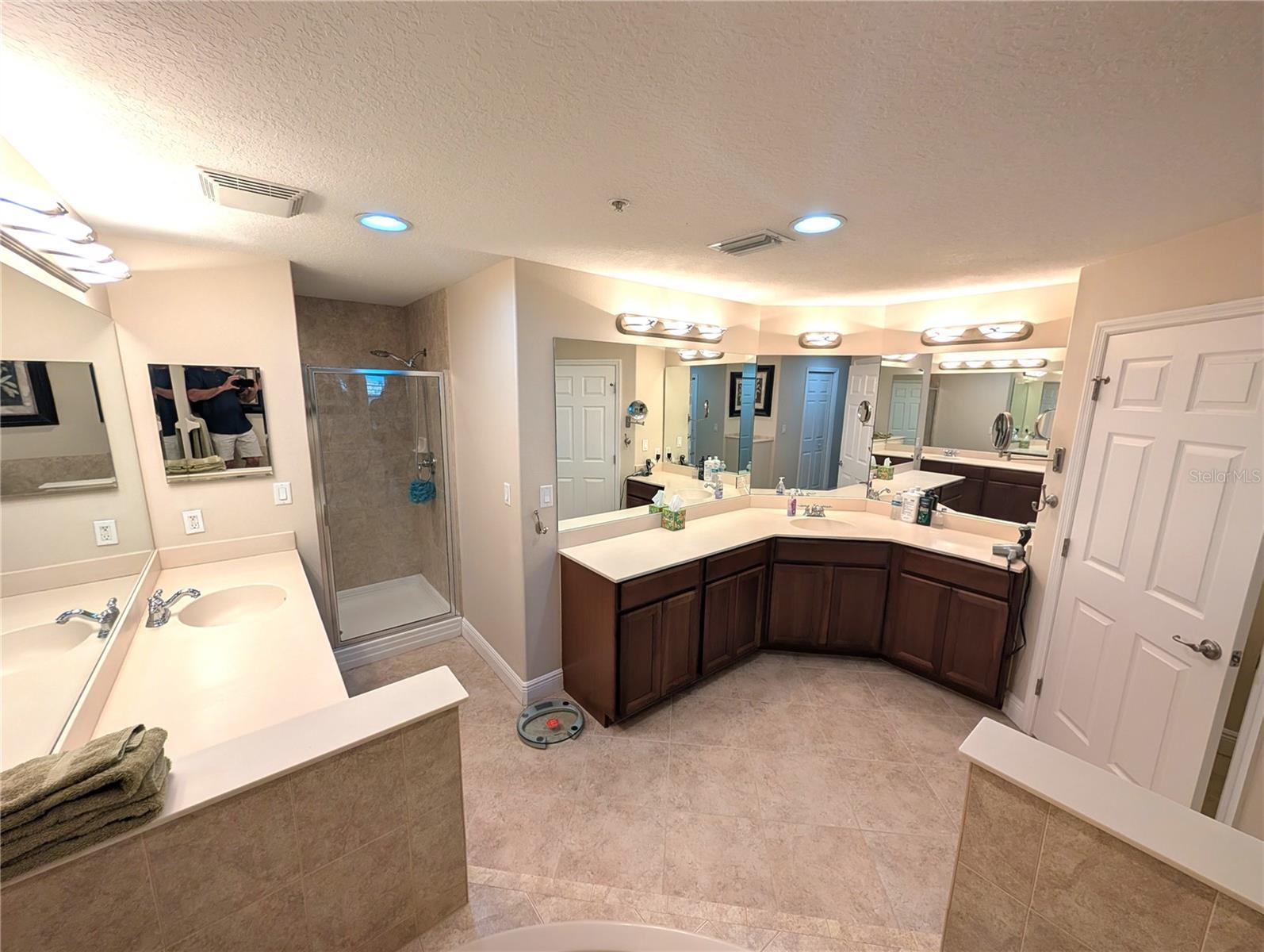 Image 36 of 50 For 7070 Key Haven Road 602