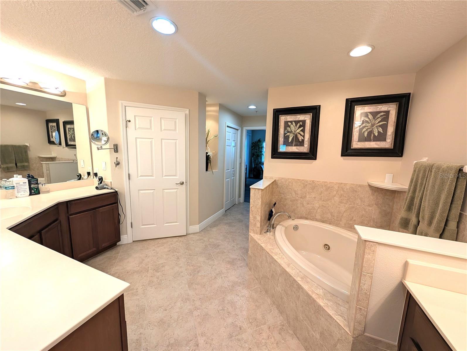 Image 37 of 50 For 7070 Key Haven Road 602