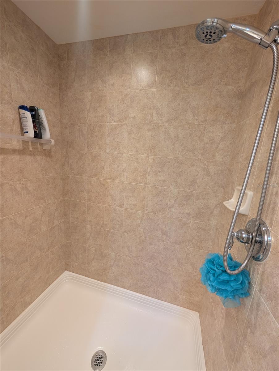 Image 40 of 50 For 7070 Key Haven Road 602