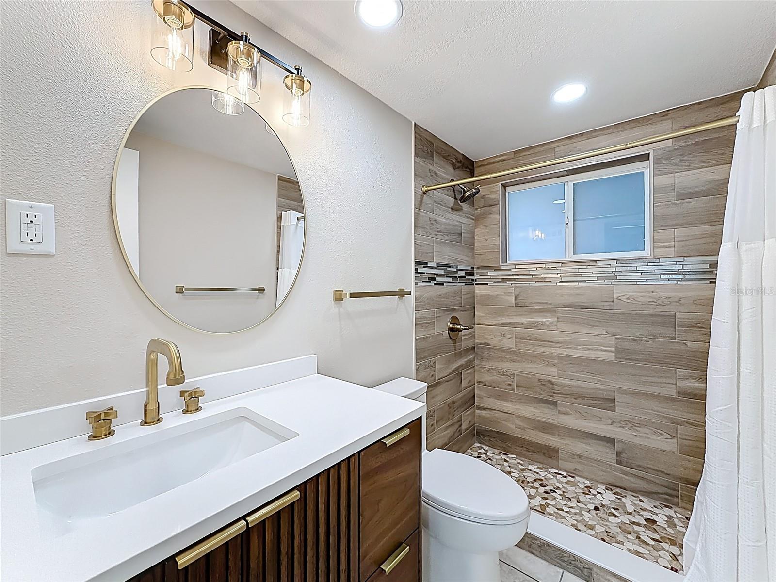 Image 13 of 19 For 1840 Shore Drive S 5