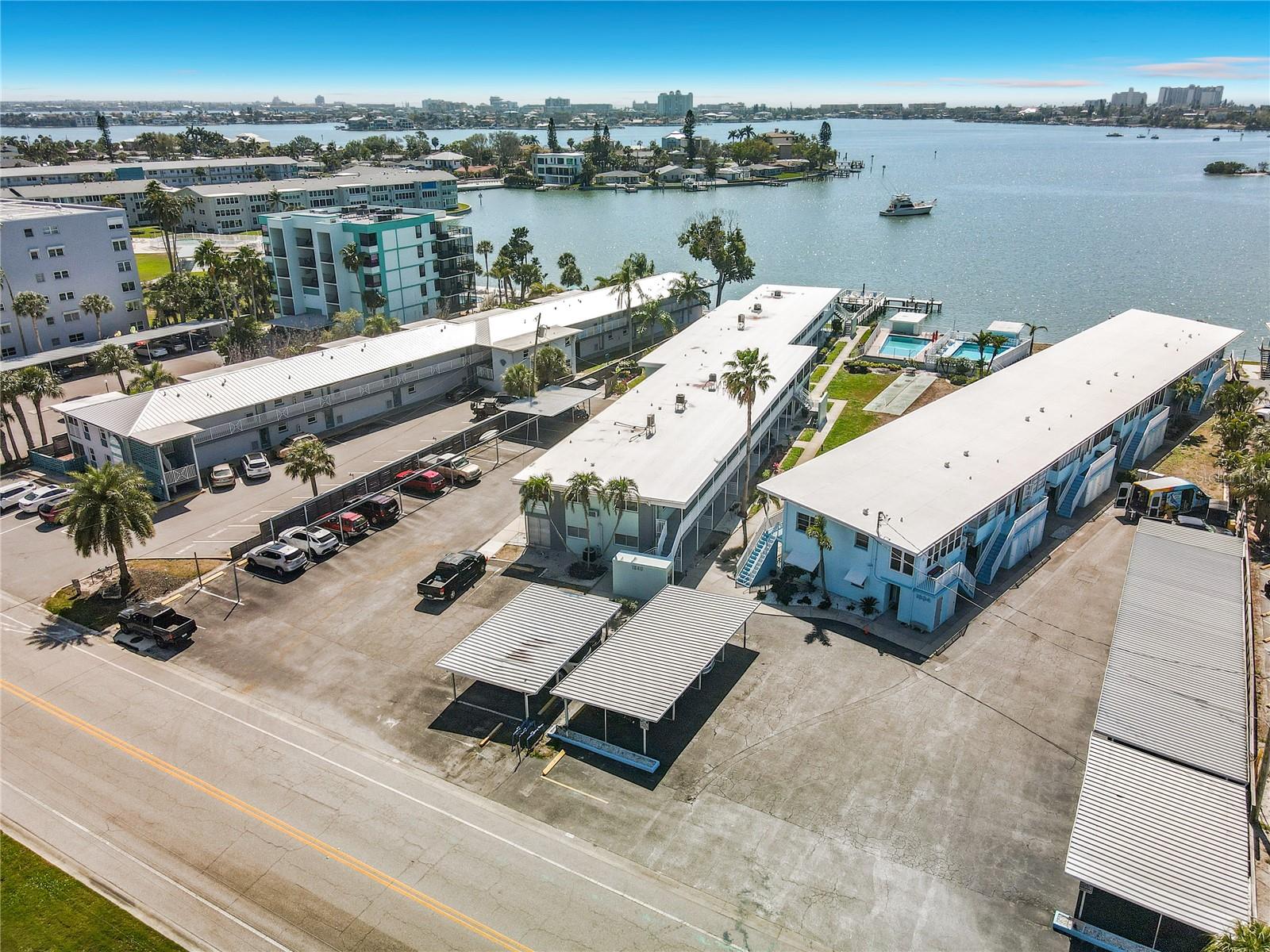 Image 15 of 19 For 1840 Shore Drive S 5