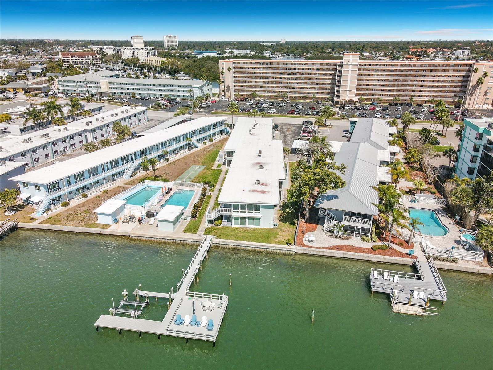 Image 16 of 19 For 1840 Shore Drive S 5