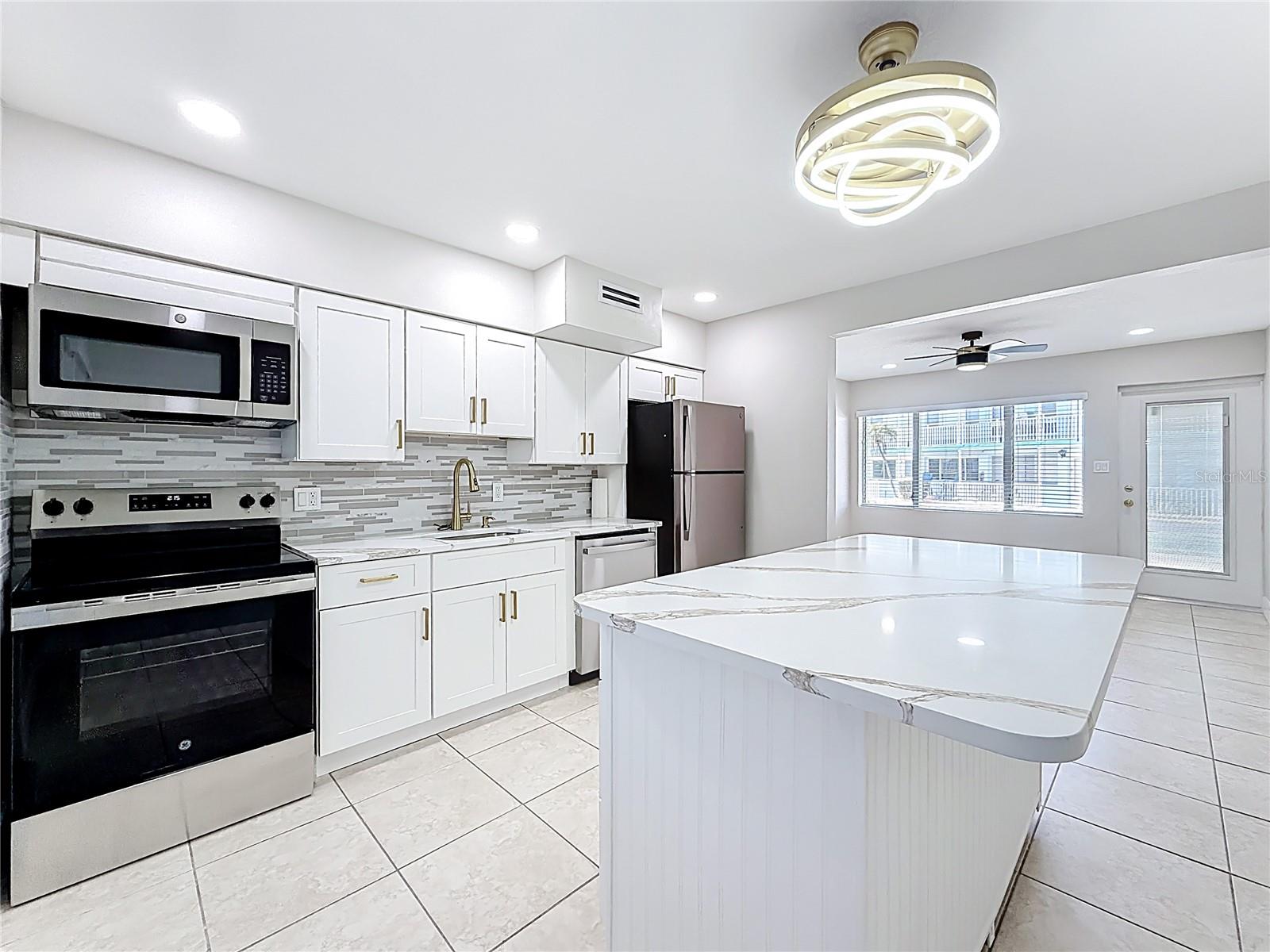 Image 7 of 19 For 1840 Shore Drive S 5