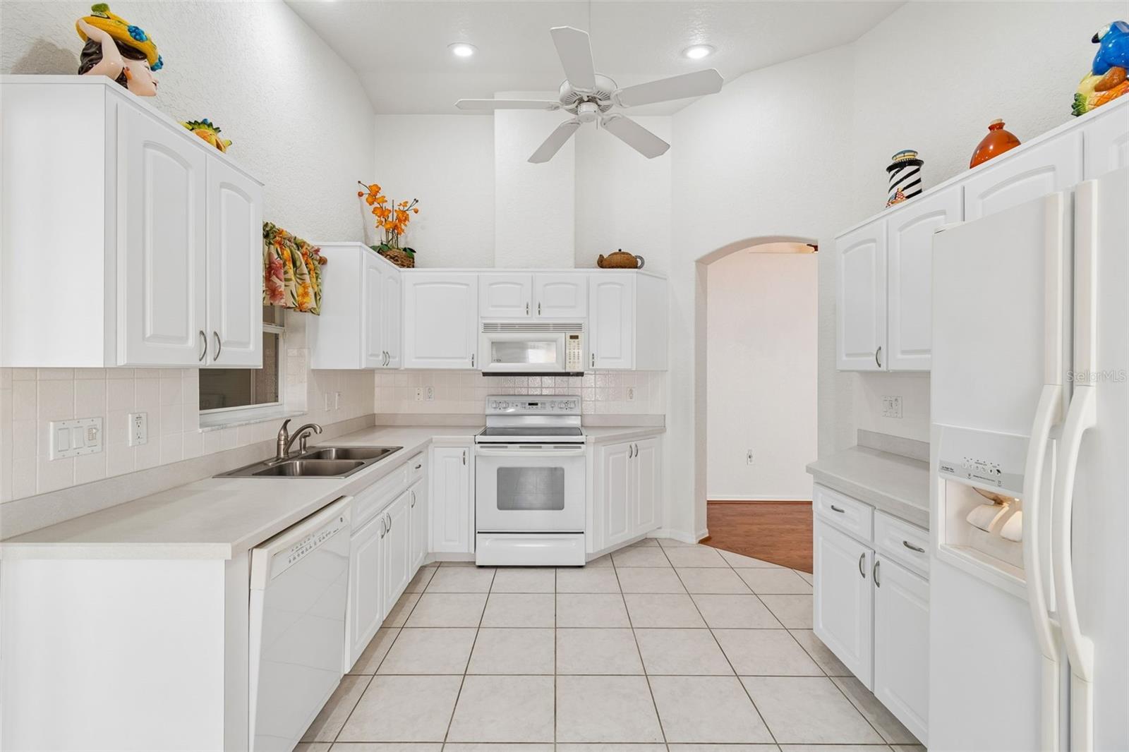 Image 22 of 57 For 284 Royal Palm Way