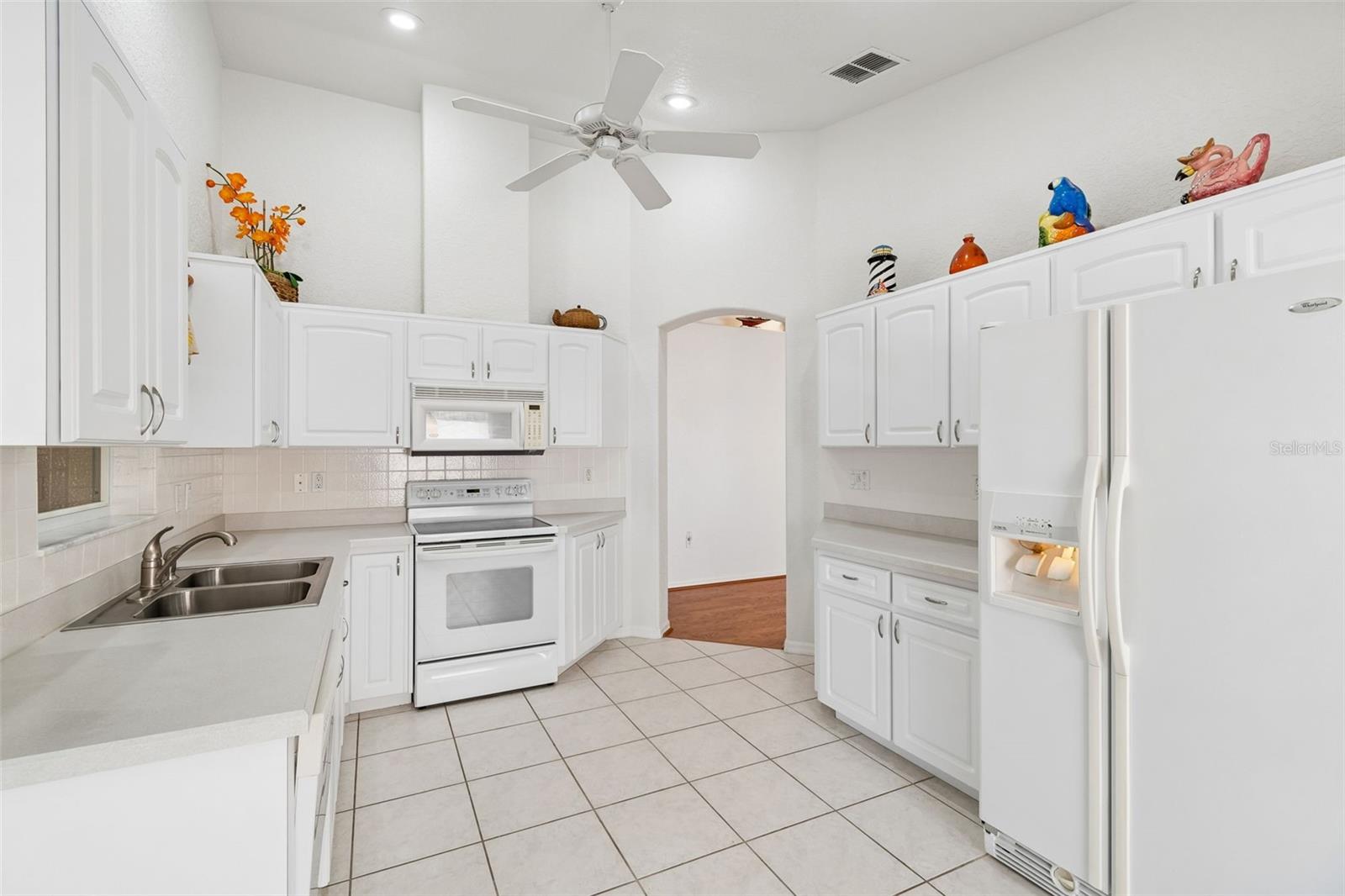 Image 23 of 57 For 284 Royal Palm Way