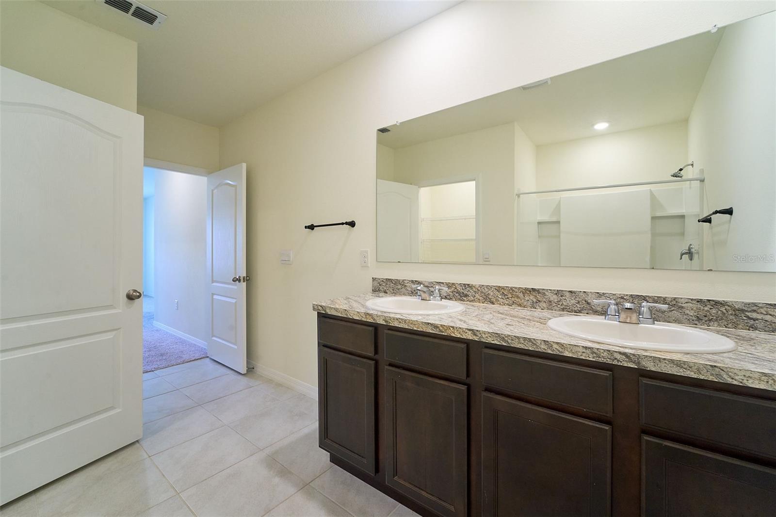 Image 37 of 53 For 167 Auburn Grove Boulevard