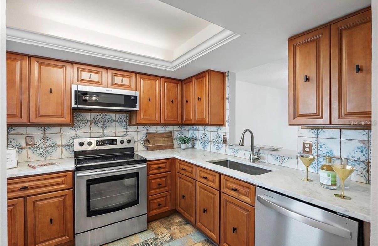 Image 4 of 14 For 719 Pinellas Bayway S 311