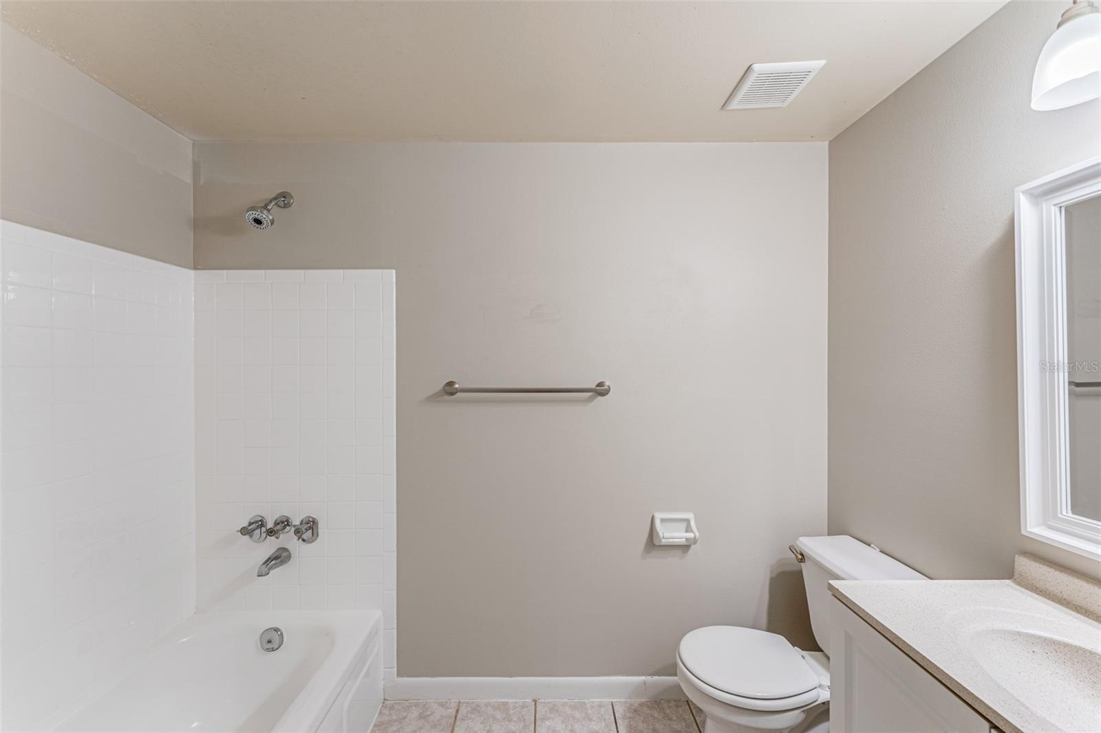 Image 26 of 47 For 16017 Woodpine Drive