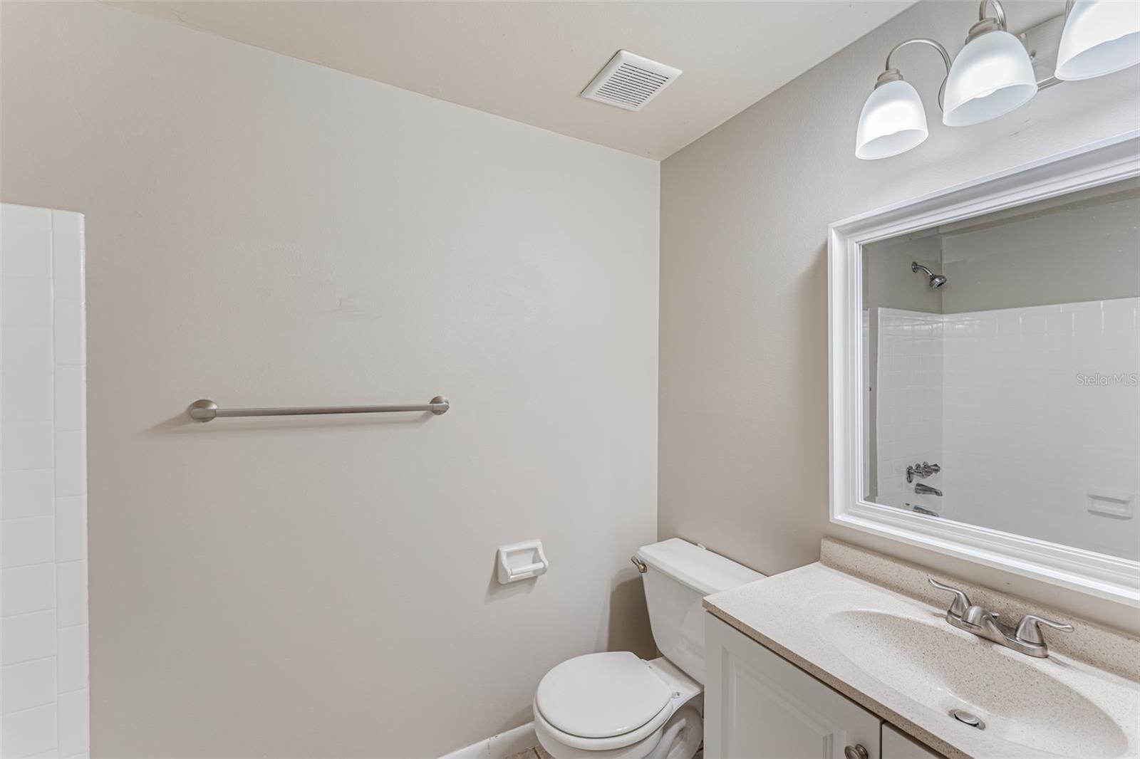 Image 27 of 47 For 16017 Woodpine Drive