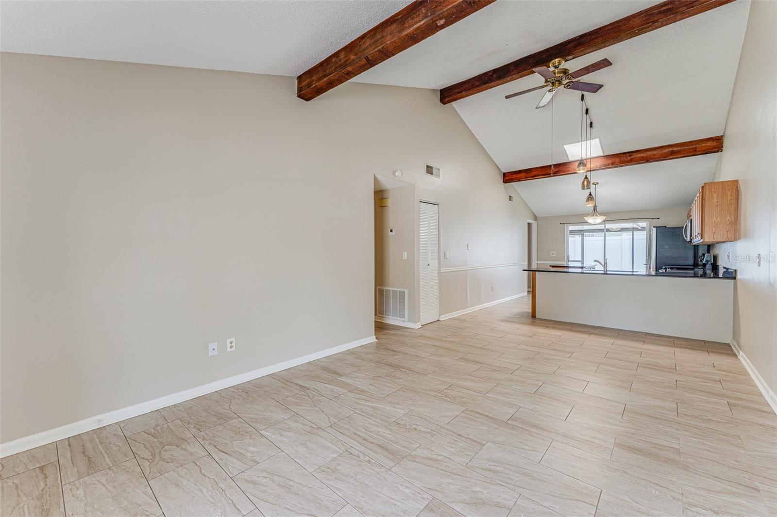 Image 6 of 47 For 16017 Woodpine Drive