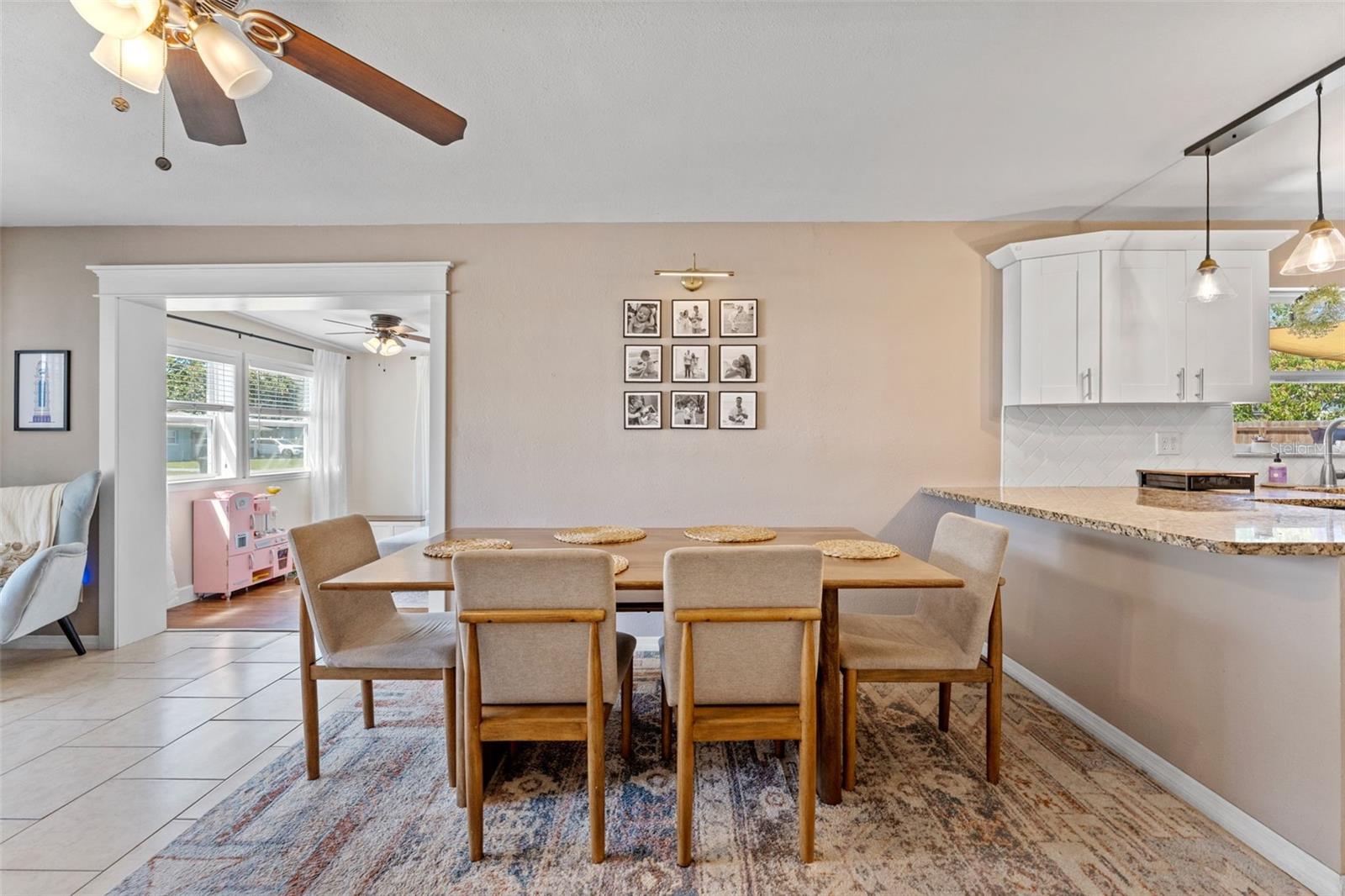 Image 13 of 53 For 251 Davison Avenue Ne