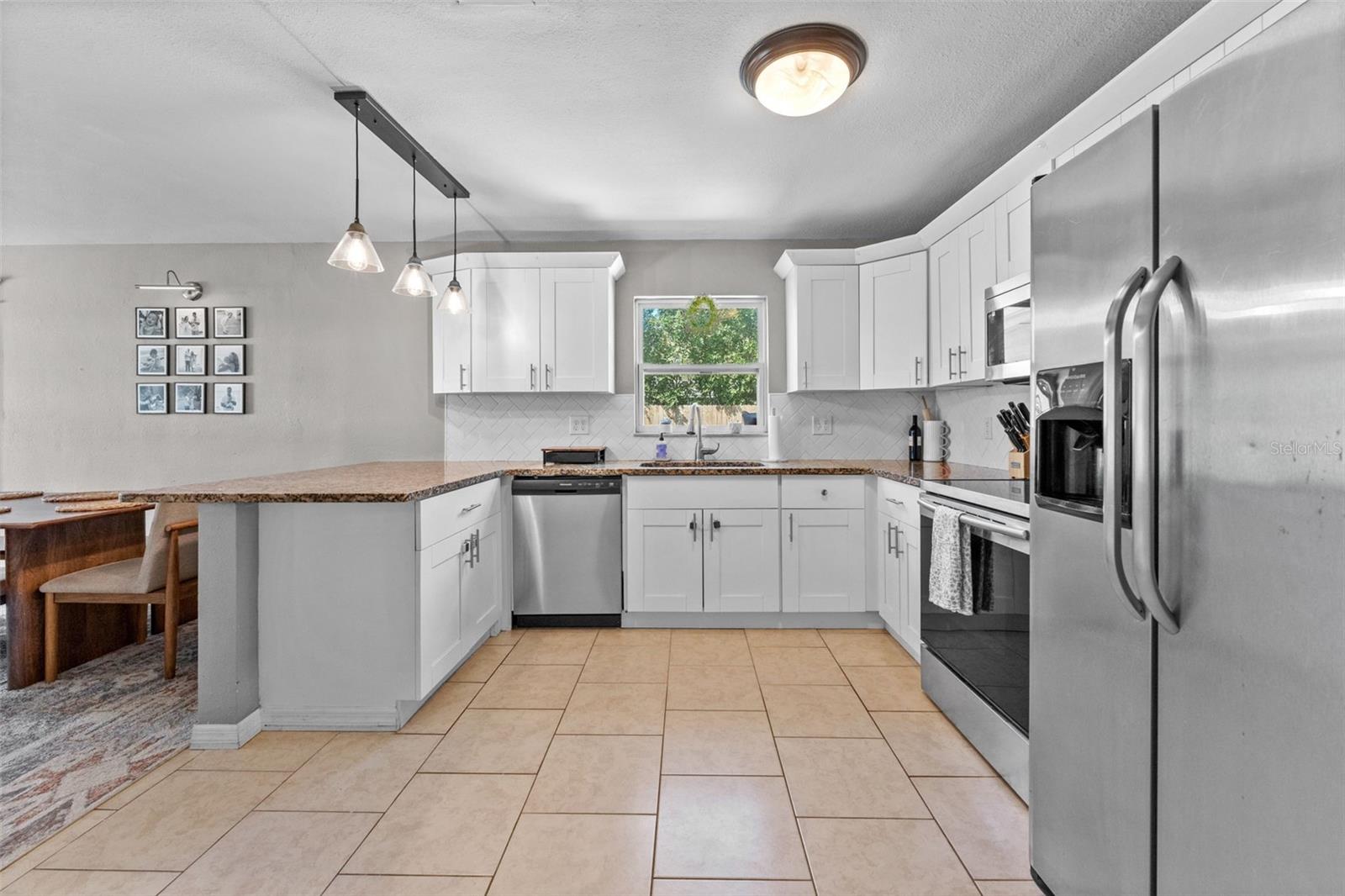 Image 16 of 53 For 251 Davison Avenue Ne