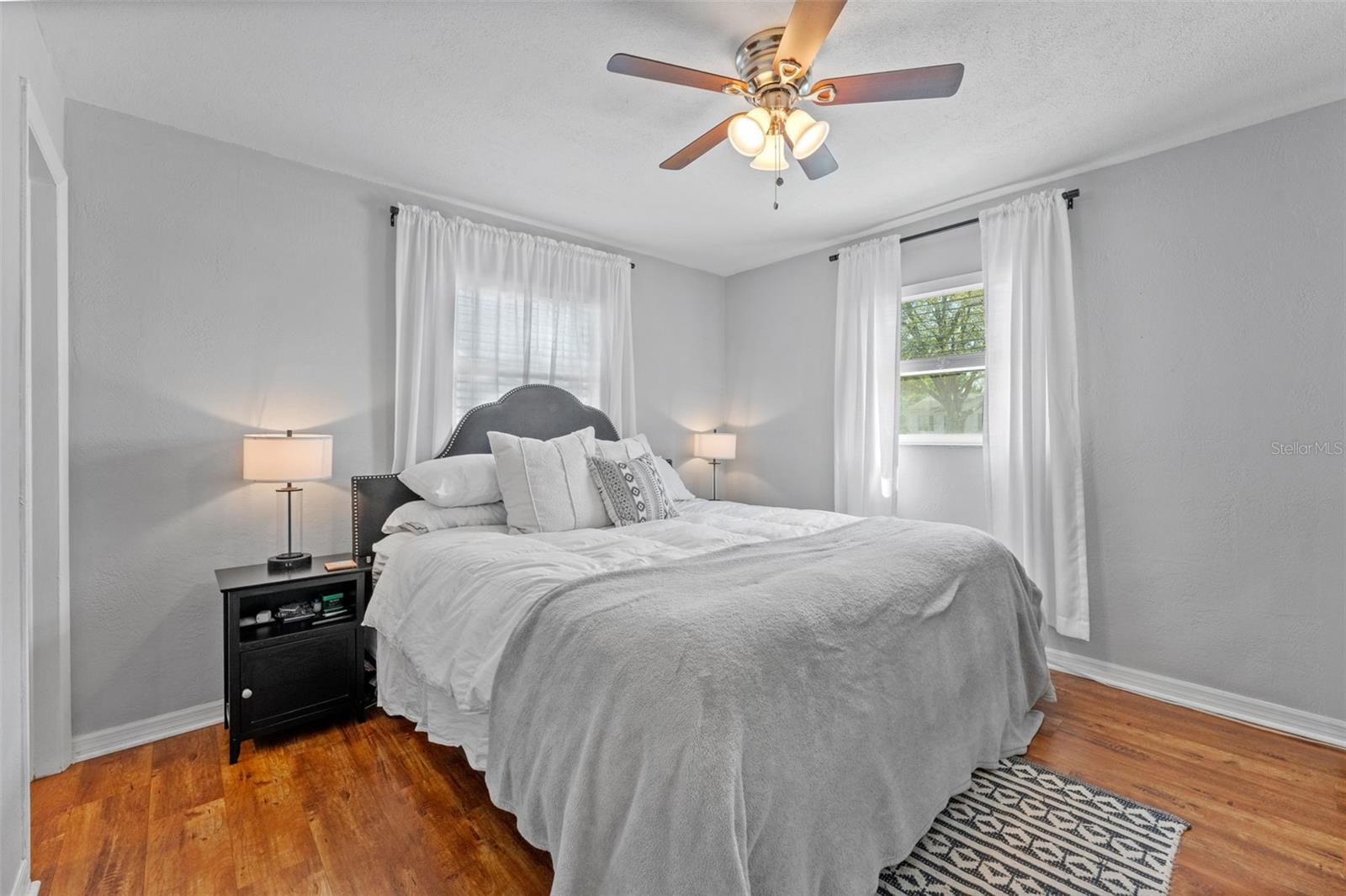 Image 18 of 53 For 251 Davison Avenue Ne