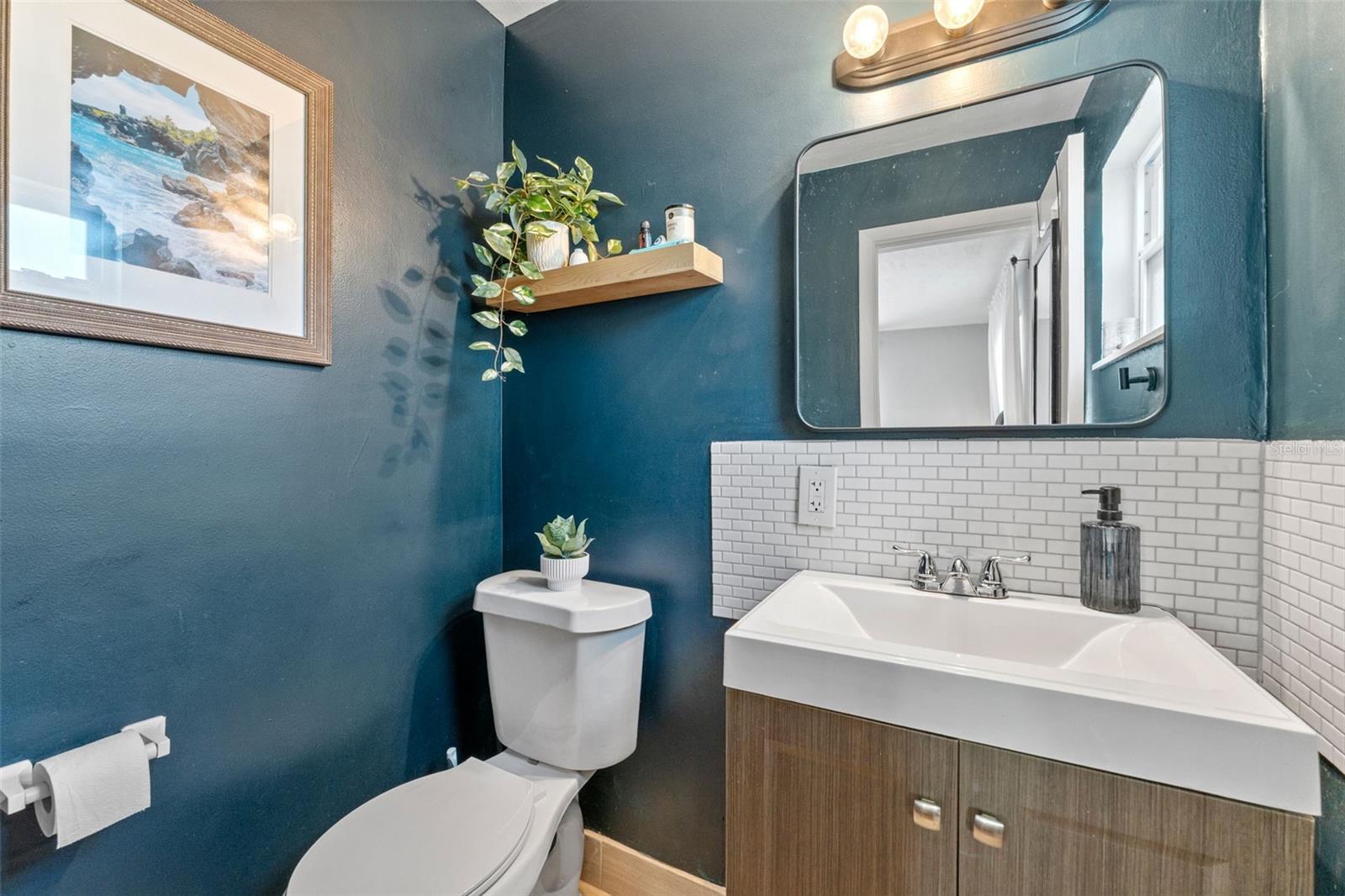 Image 20 of 53 For 251 Davison Avenue Ne