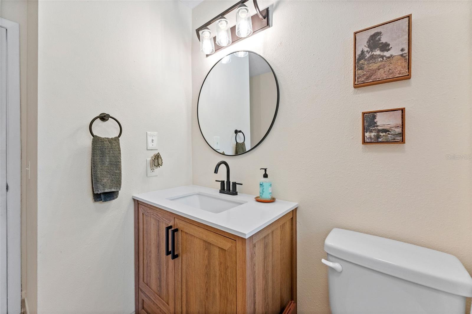 Image 27 of 53 For 251 Davison Avenue Ne