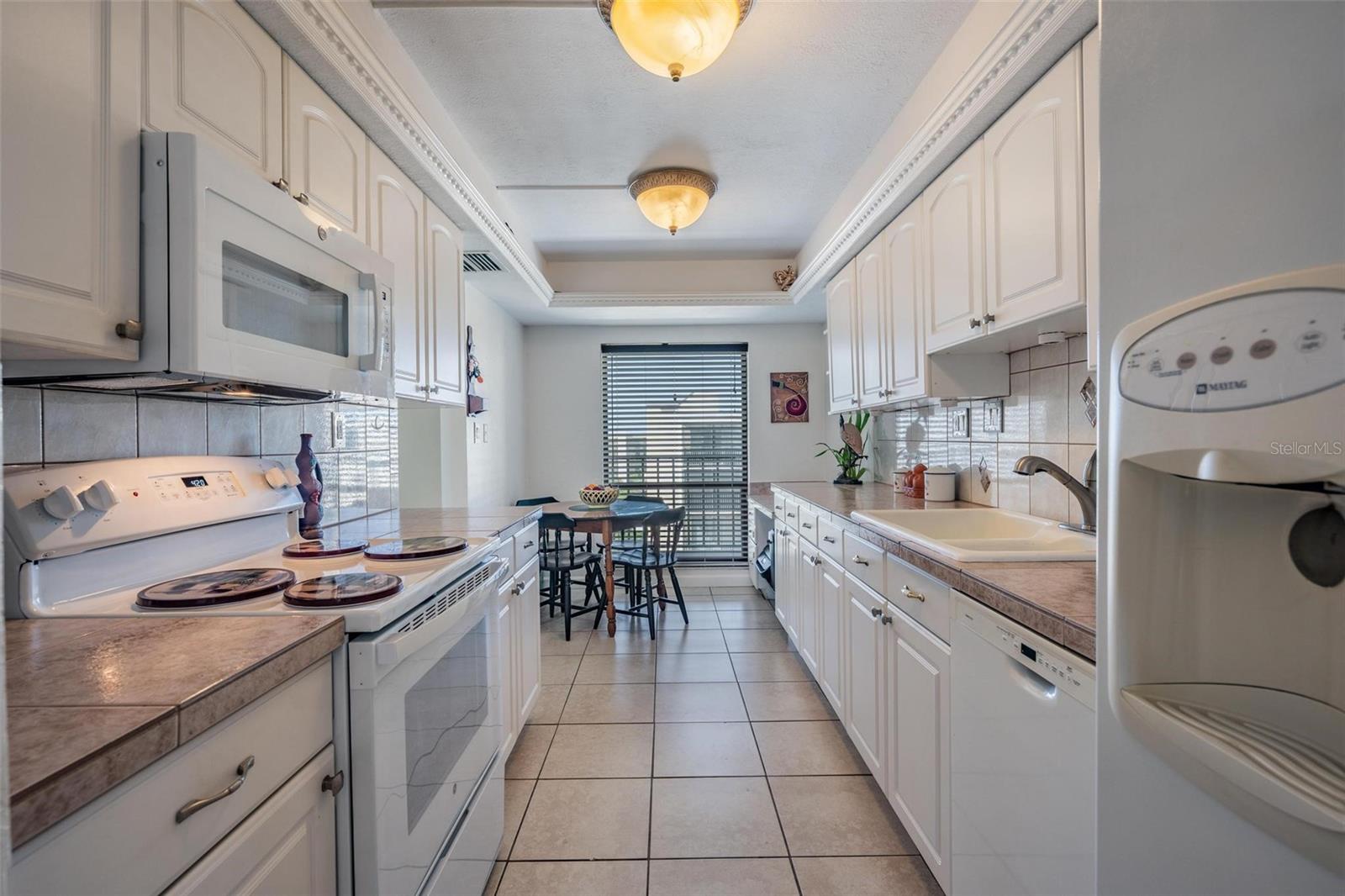 Image 11 of 37 For 2900 Cove Cay Drive 7b