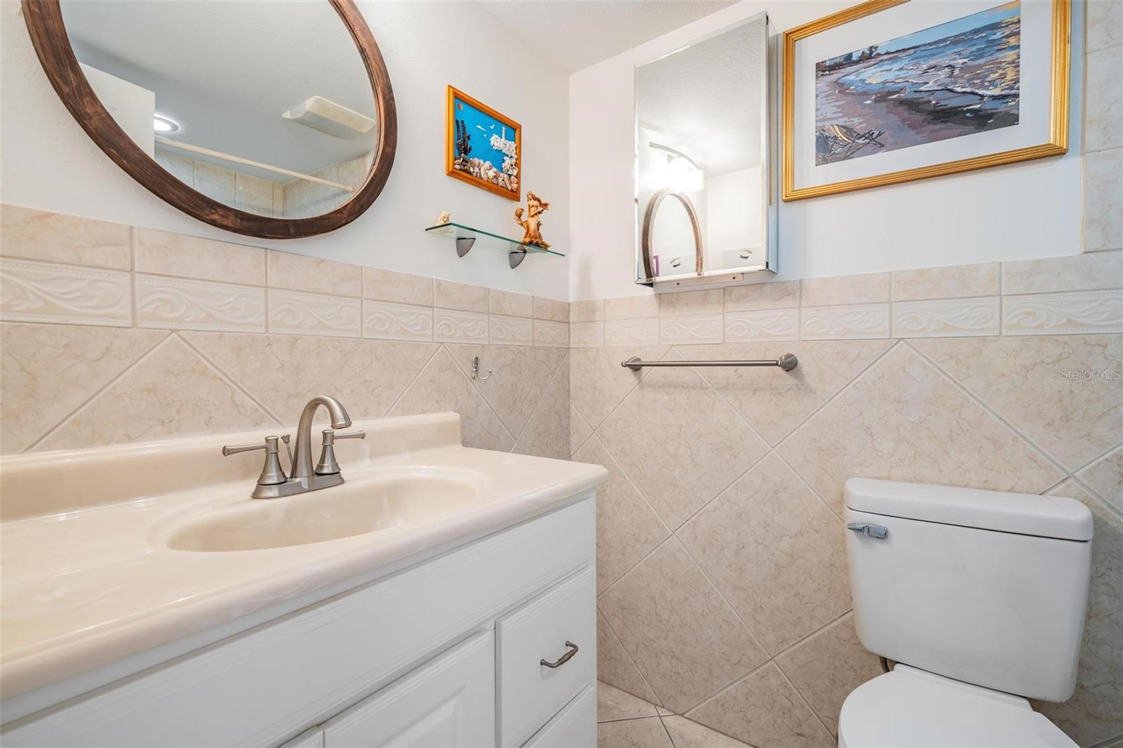 Image 17 of 37 For 2900 Cove Cay Drive 7b