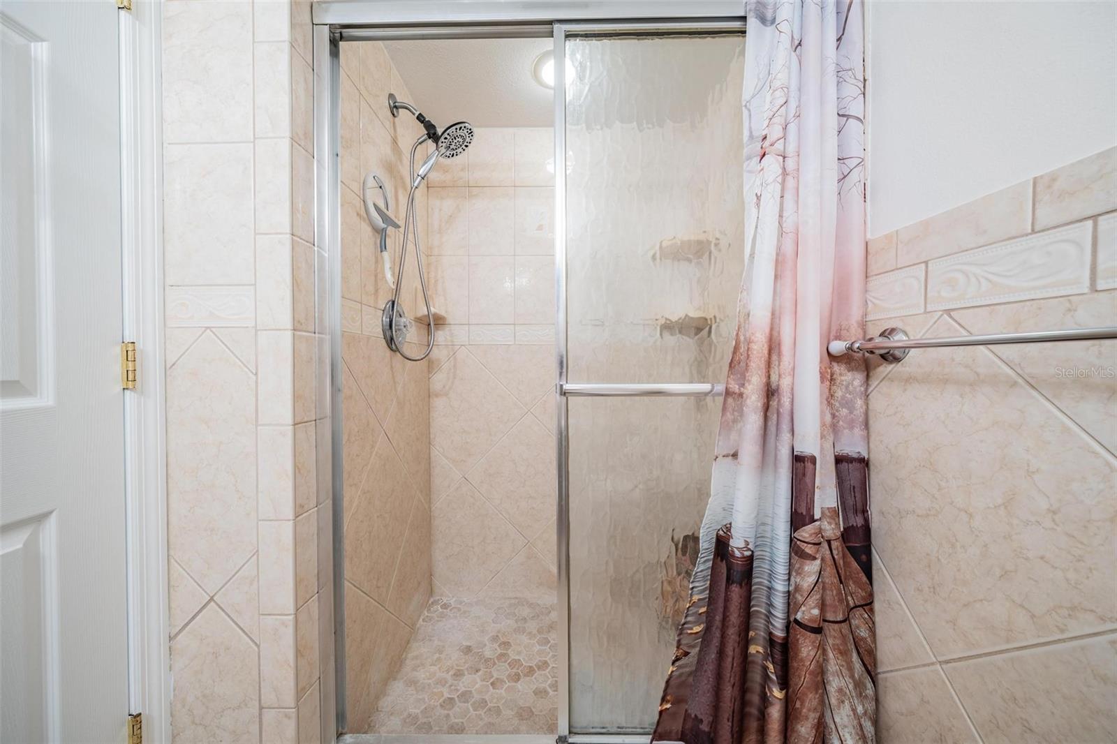 Image 21 of 37 For 2900 Cove Cay Drive 7b