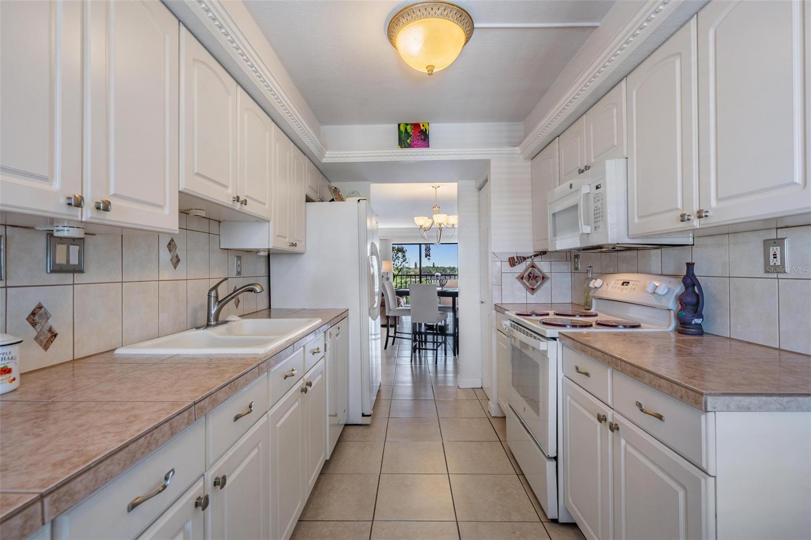 Image 25 of 37 For 2900 Cove Cay Drive 7b