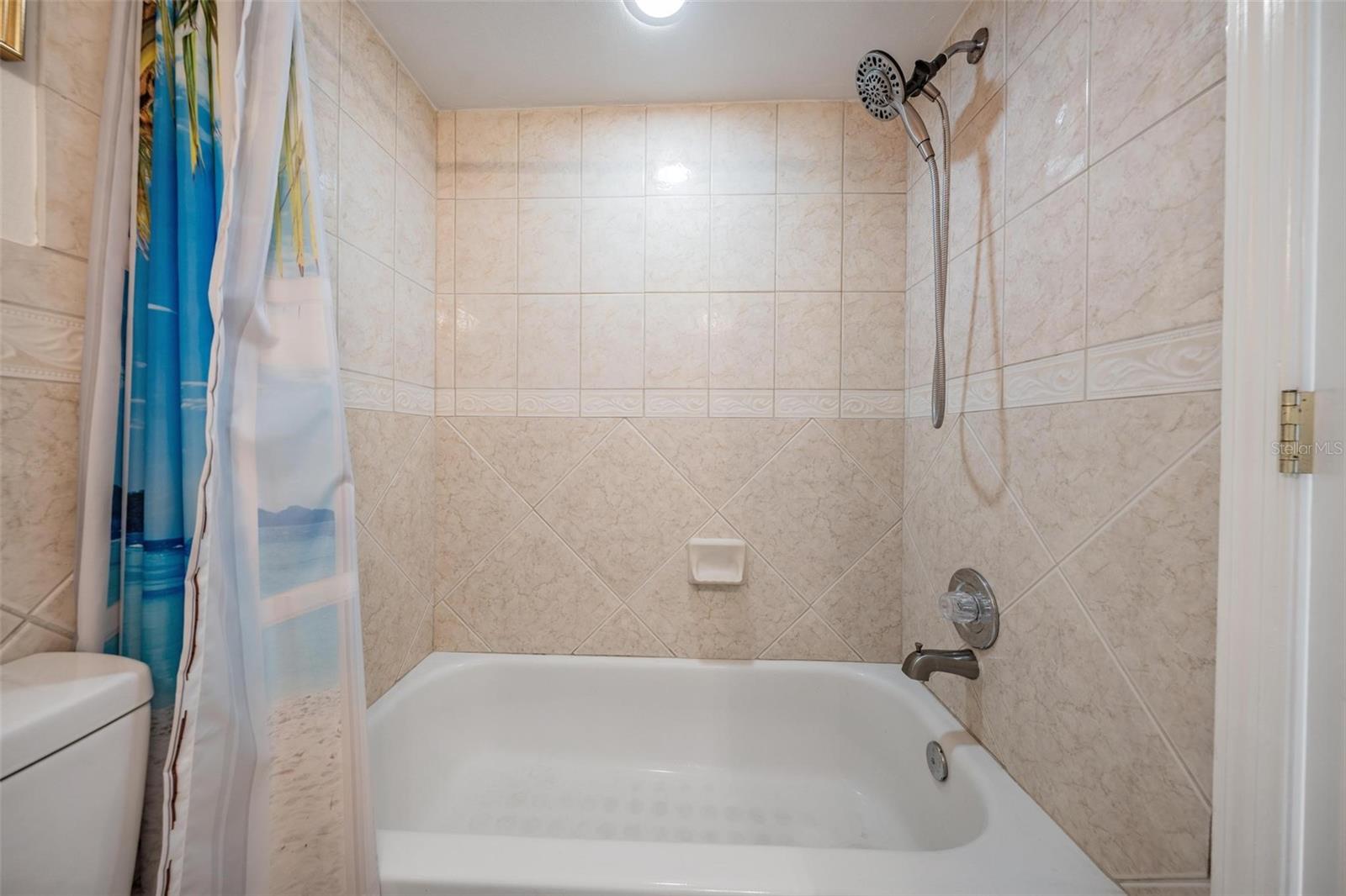 Image 26 of 37 For 2900 Cove Cay Drive 7b