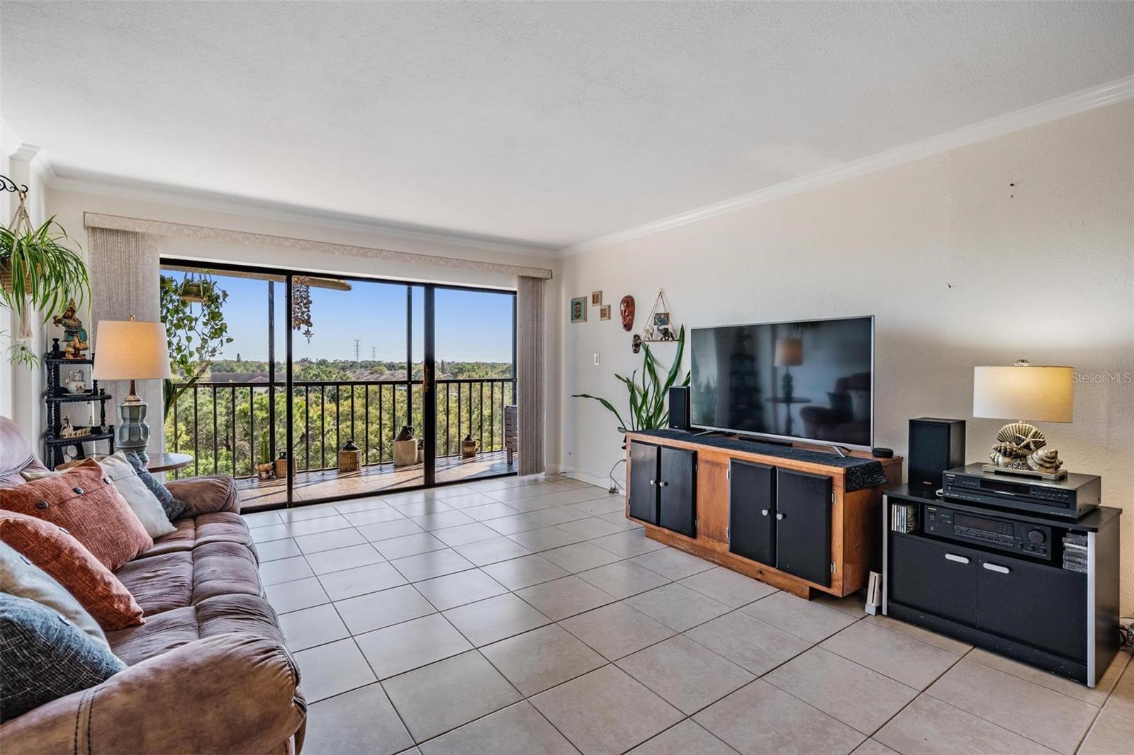 Image 7 of 37 For 2900 Cove Cay Drive 7b