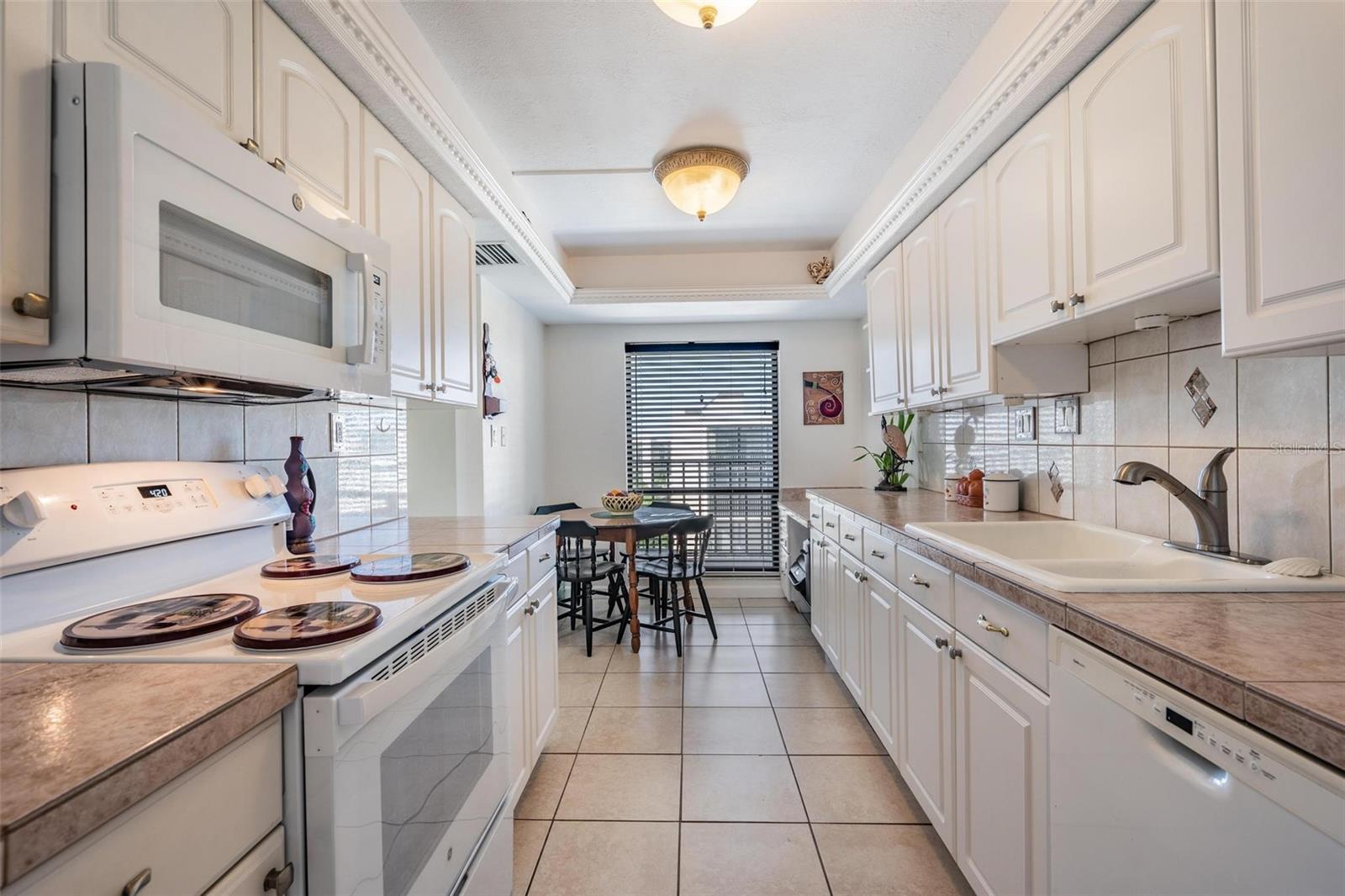 Image 8 of 37 For 2900 Cove Cay Drive 7b