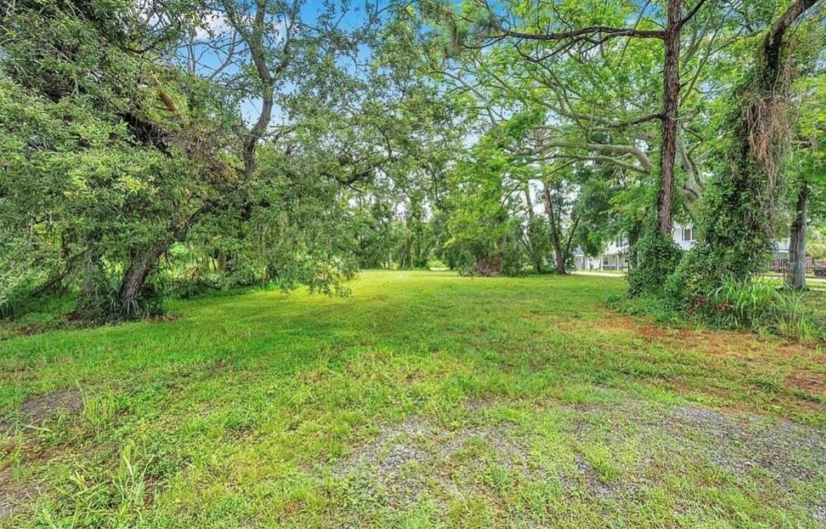 Image 2 of 3 For 1st Avenue N