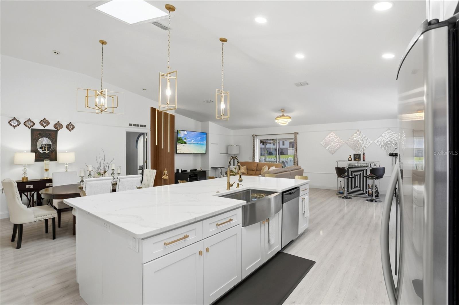 Image 2 of 37 For 10608 Laxton Street