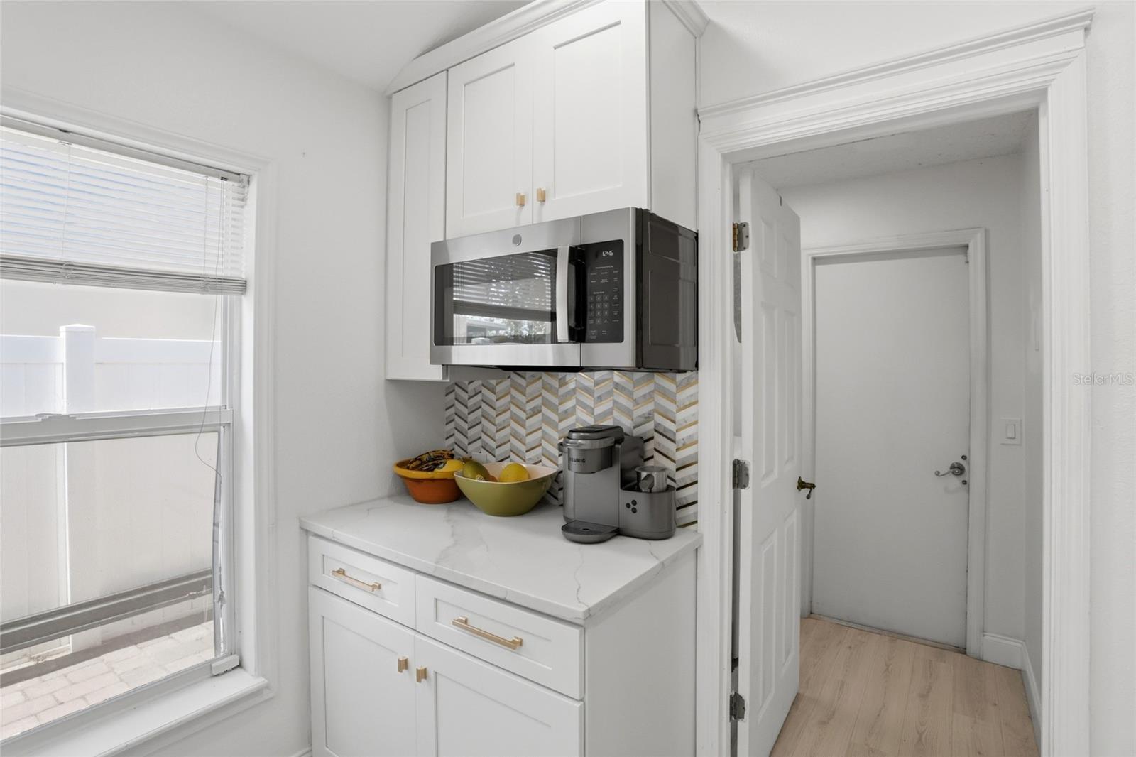 Image 21 of 37 For 10608 Laxton Street