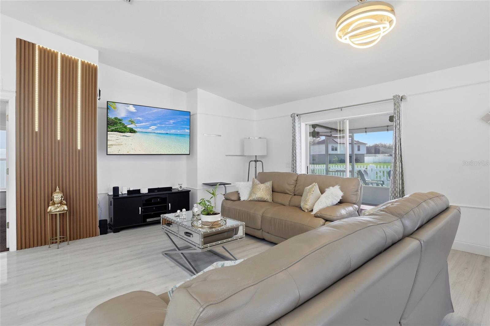 Image 3 of 37 For 10608 Laxton Street