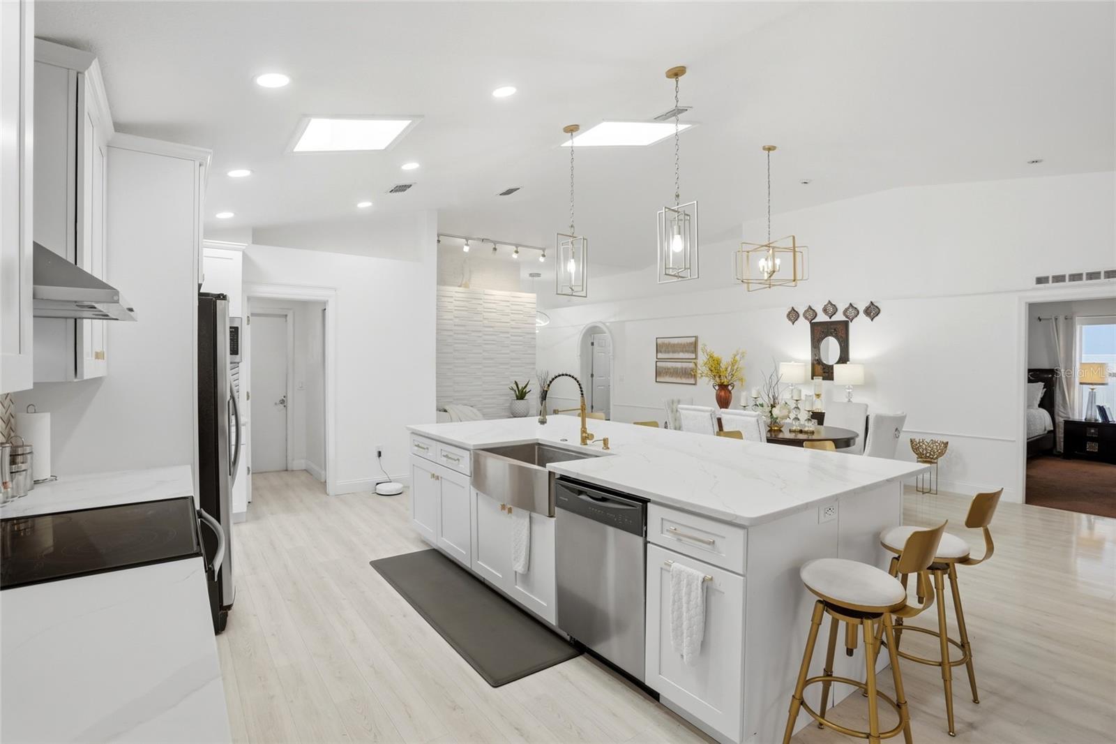 Image 36 of 37 For 10608 Laxton Street