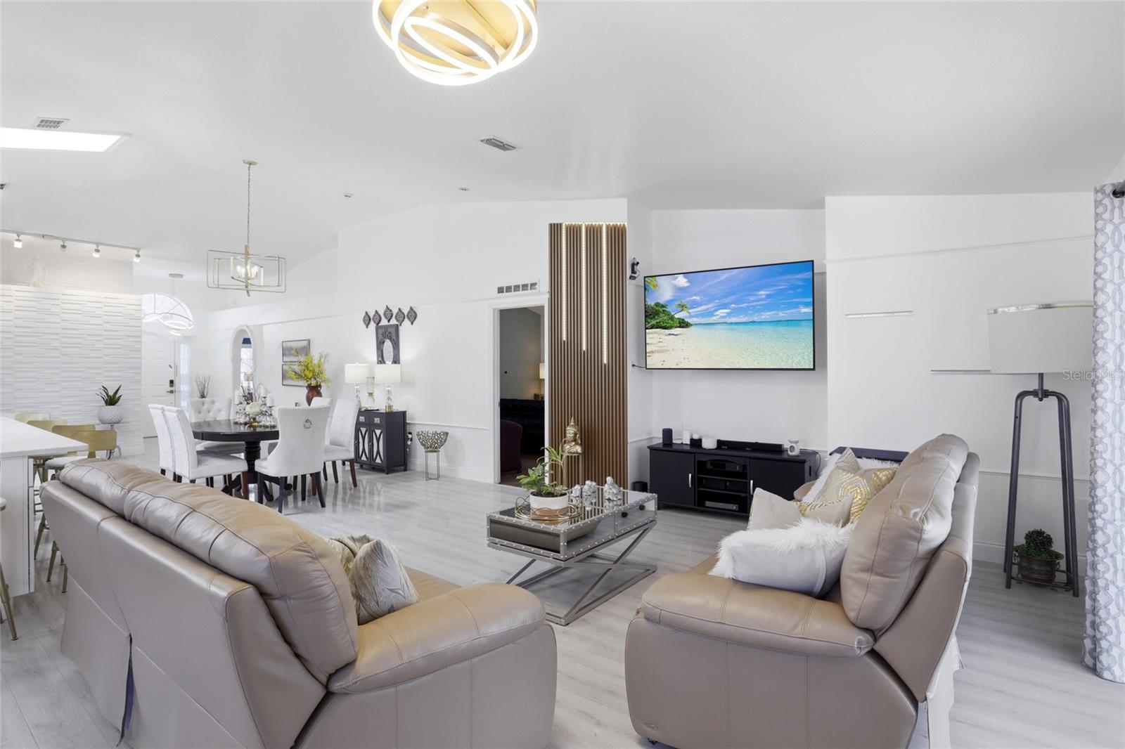 Image 4 of 37 For 10608 Laxton Street