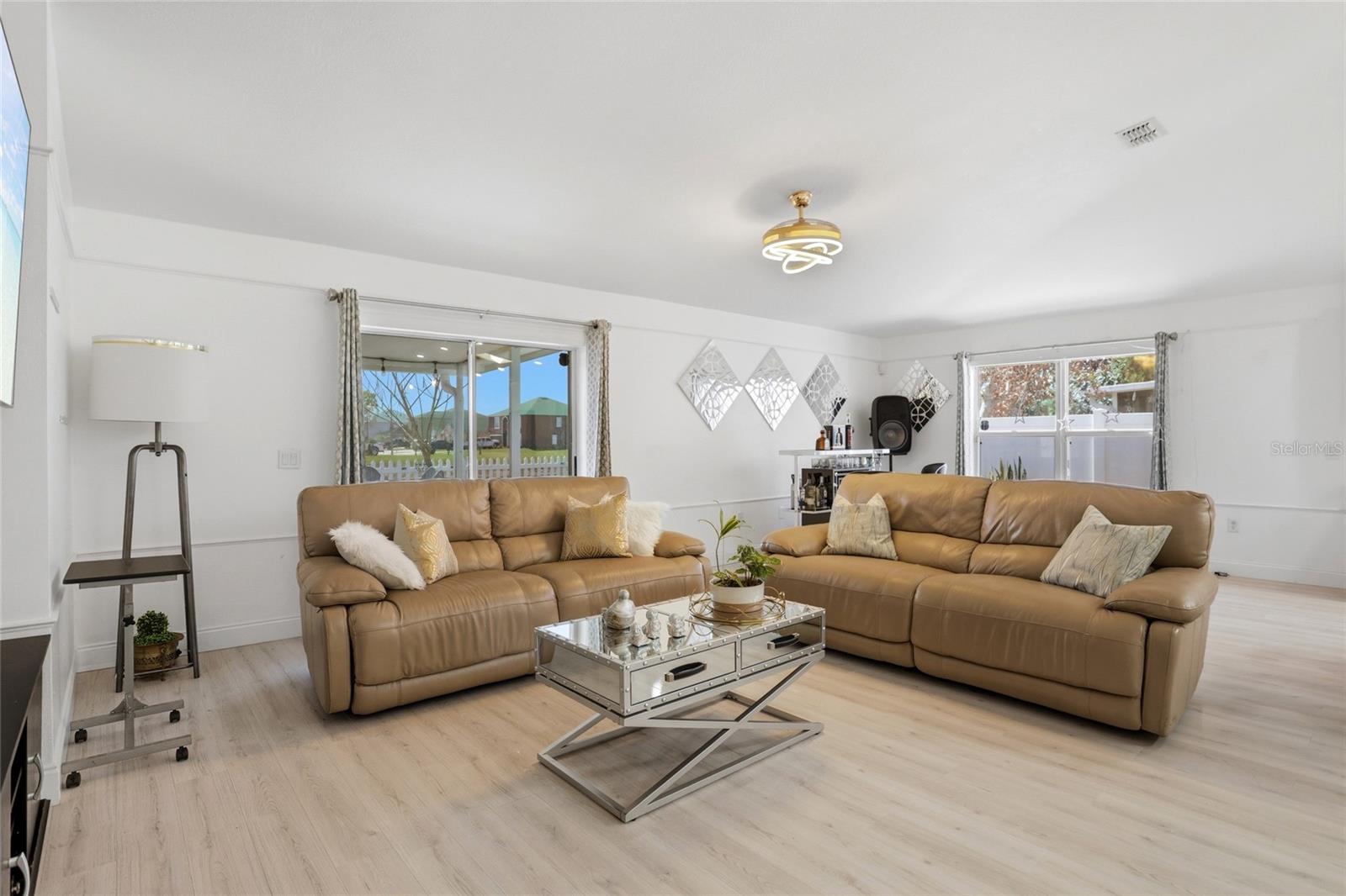 Image 5 of 37 For 10608 Laxton Street