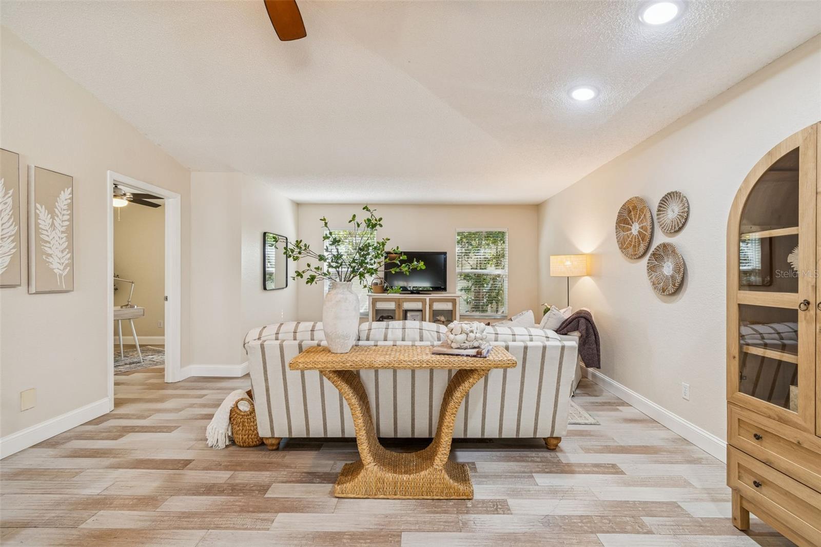 Image 40 of 95 For 160 Sage Circle