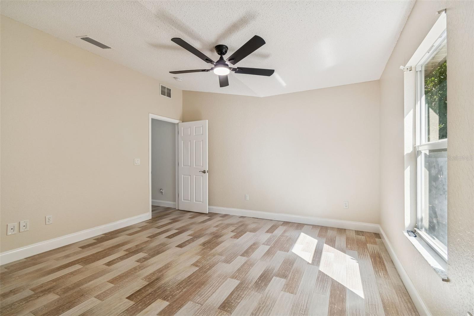 Image 53 of 95 For 160 Sage Circle