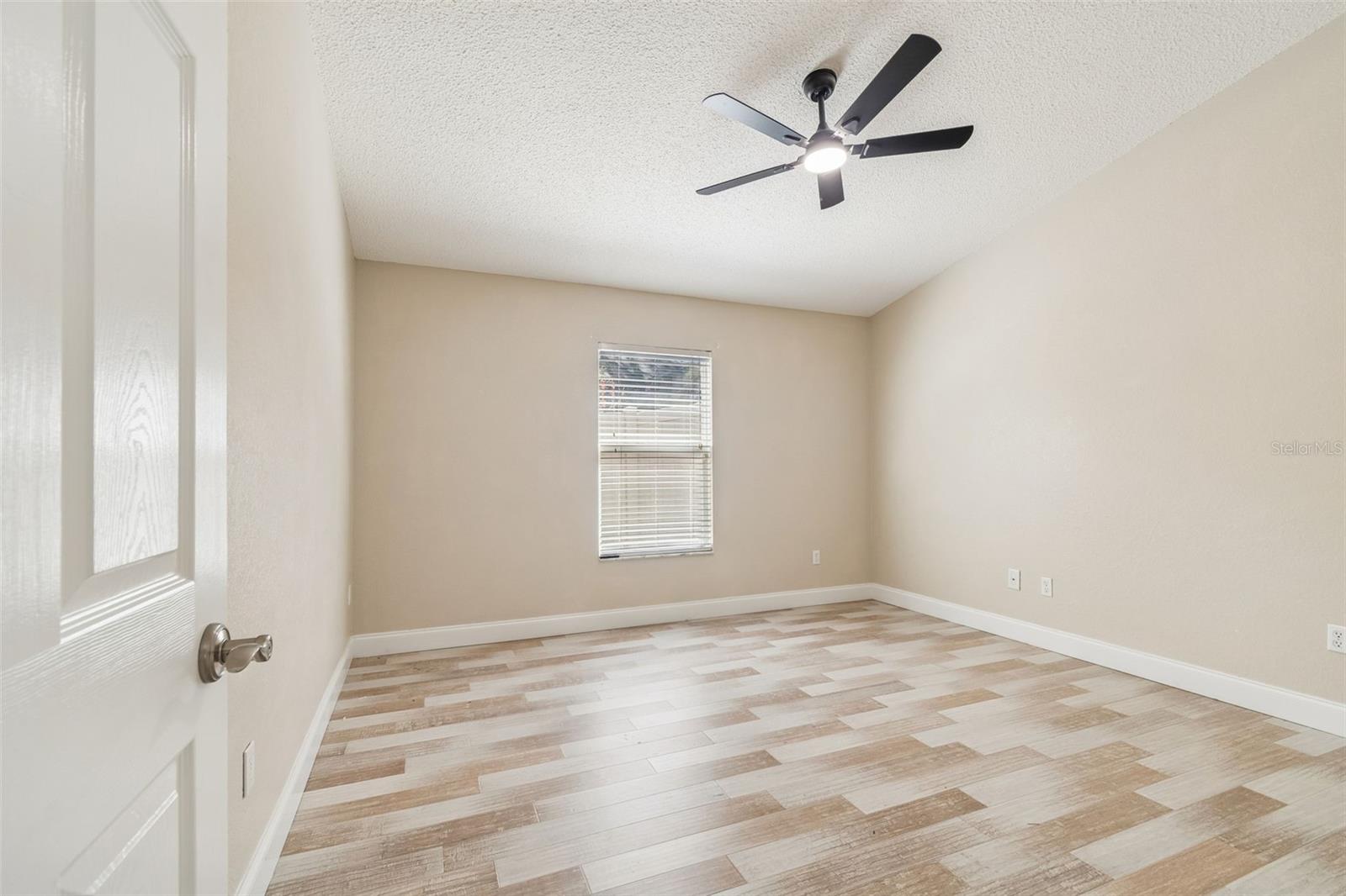 Image 58 of 95 For 160 Sage Circle