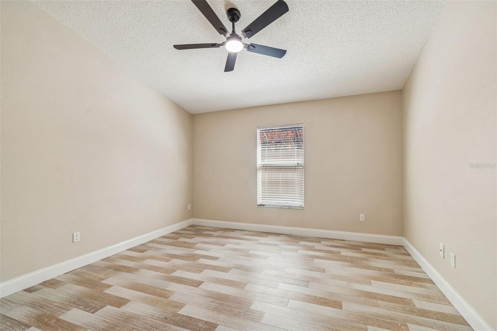 Image 61 of 95 For 160 Sage Circle