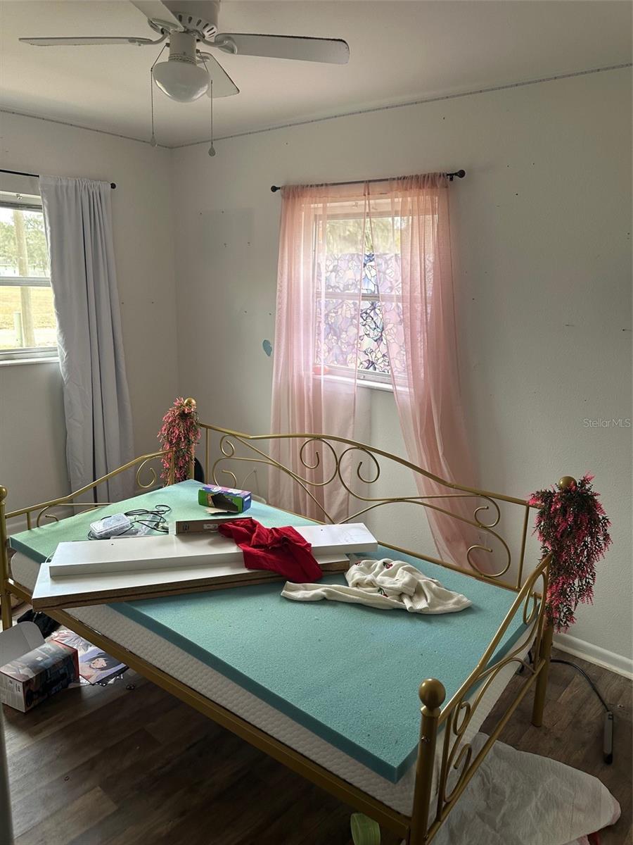 Image 10 of 30 For 507 8th Street Se